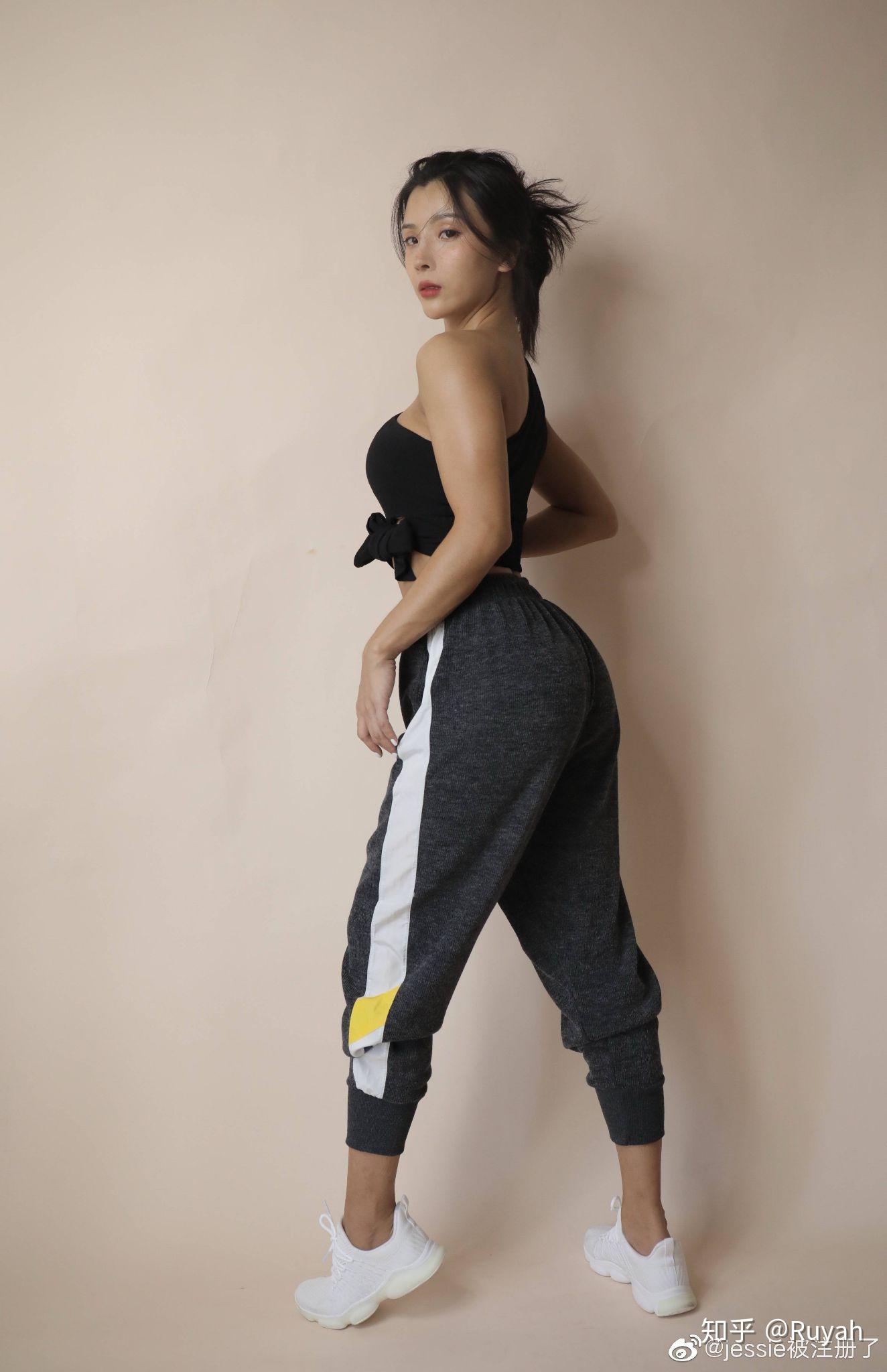 臀大胯宽的女生怎么穿裤子可以不轻浮却有女人味? - 知乎