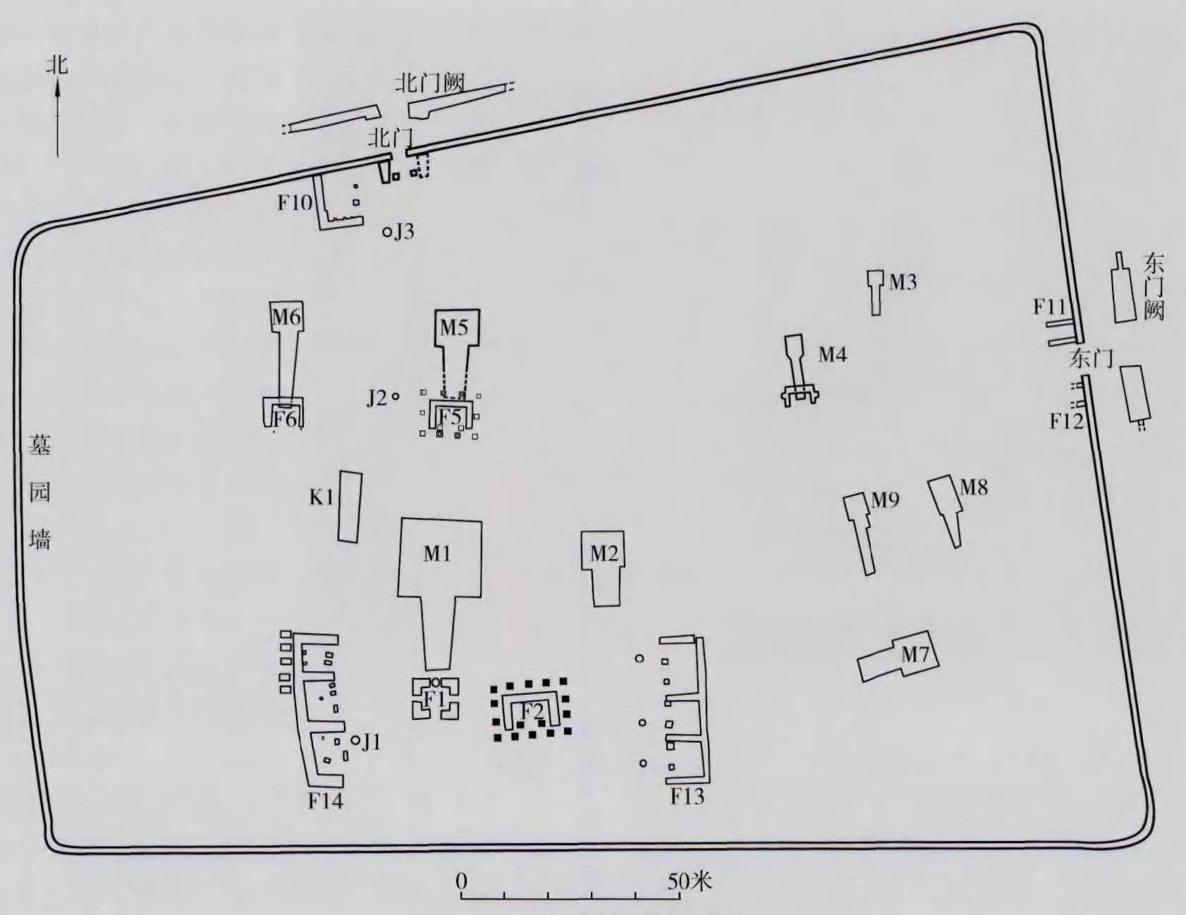 墓园呈梯形,以海昏侯墓和侯夫人墓为中心建成,由墙基和墙体组成.