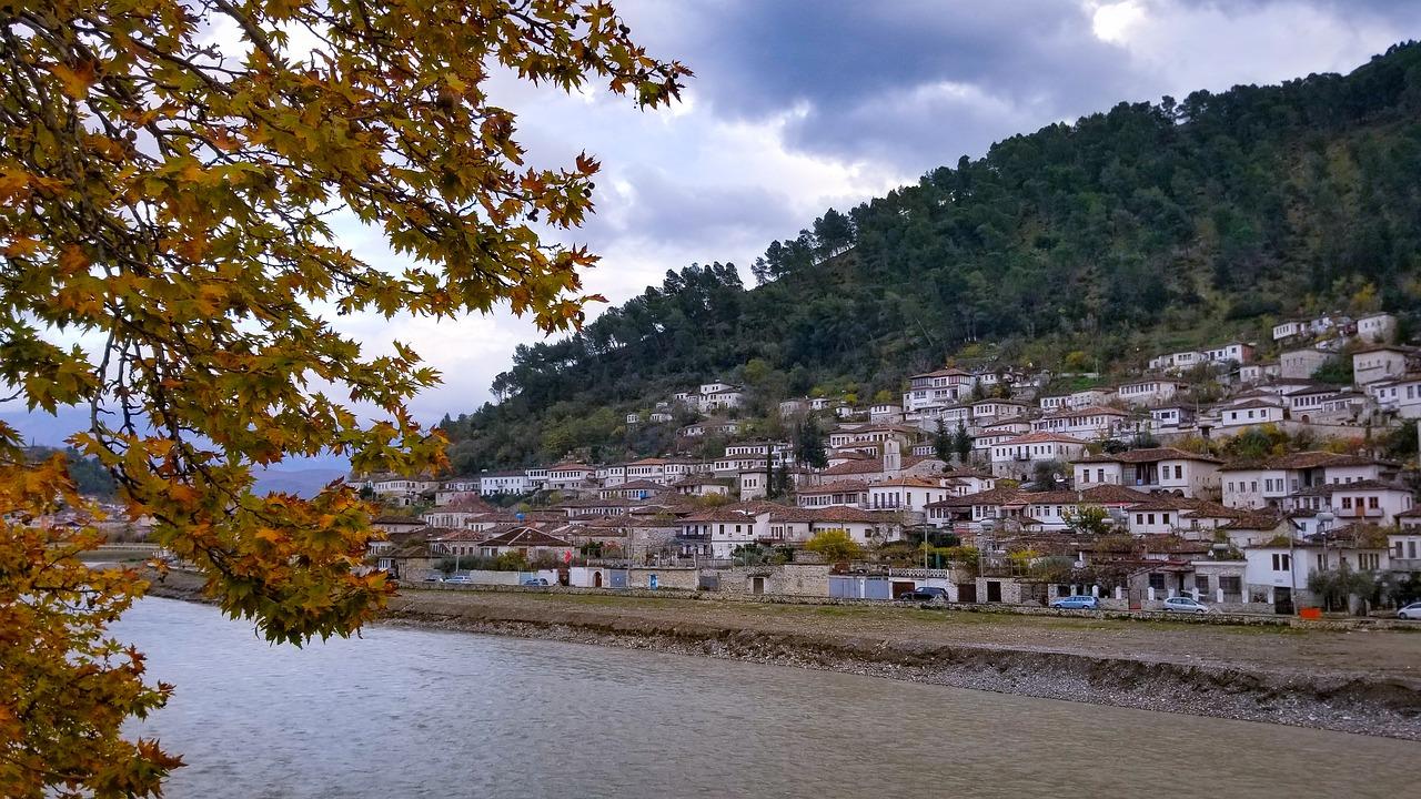 3. 房价走势分析