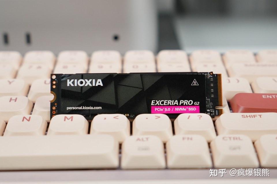 AI、游戏、创作全能之选,铠侠VE10 PCIe5.0固态硬盘开箱实测