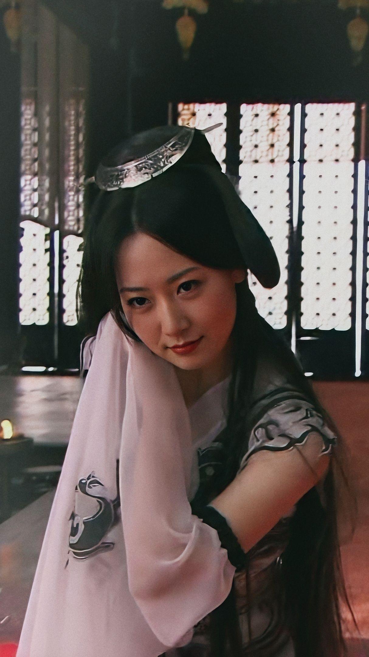 大家有没有胡歌版神话里玉漱的高清壁纸或是刘亦菲小龙女的壁纸