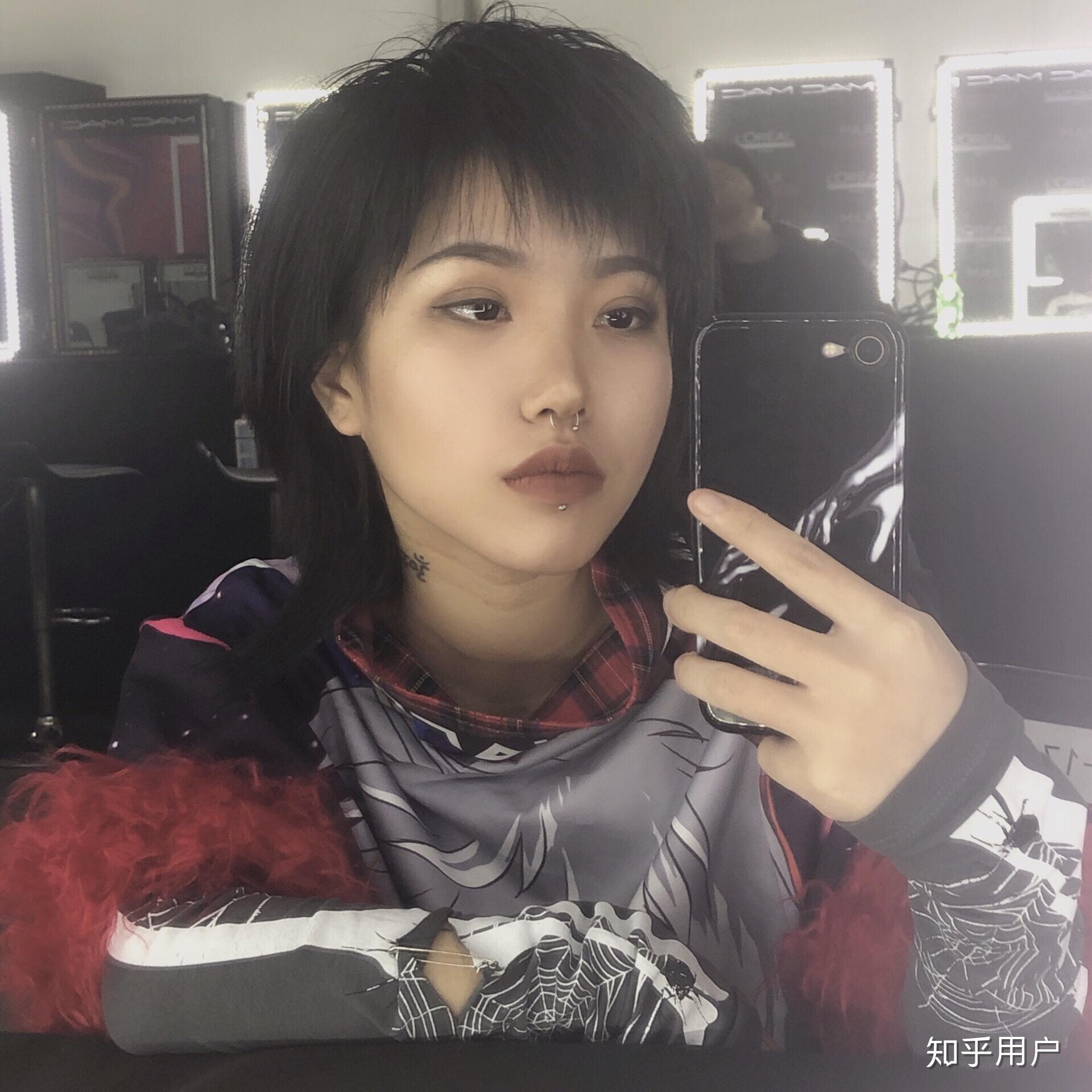 鲻鱼头发型女生有留的吗