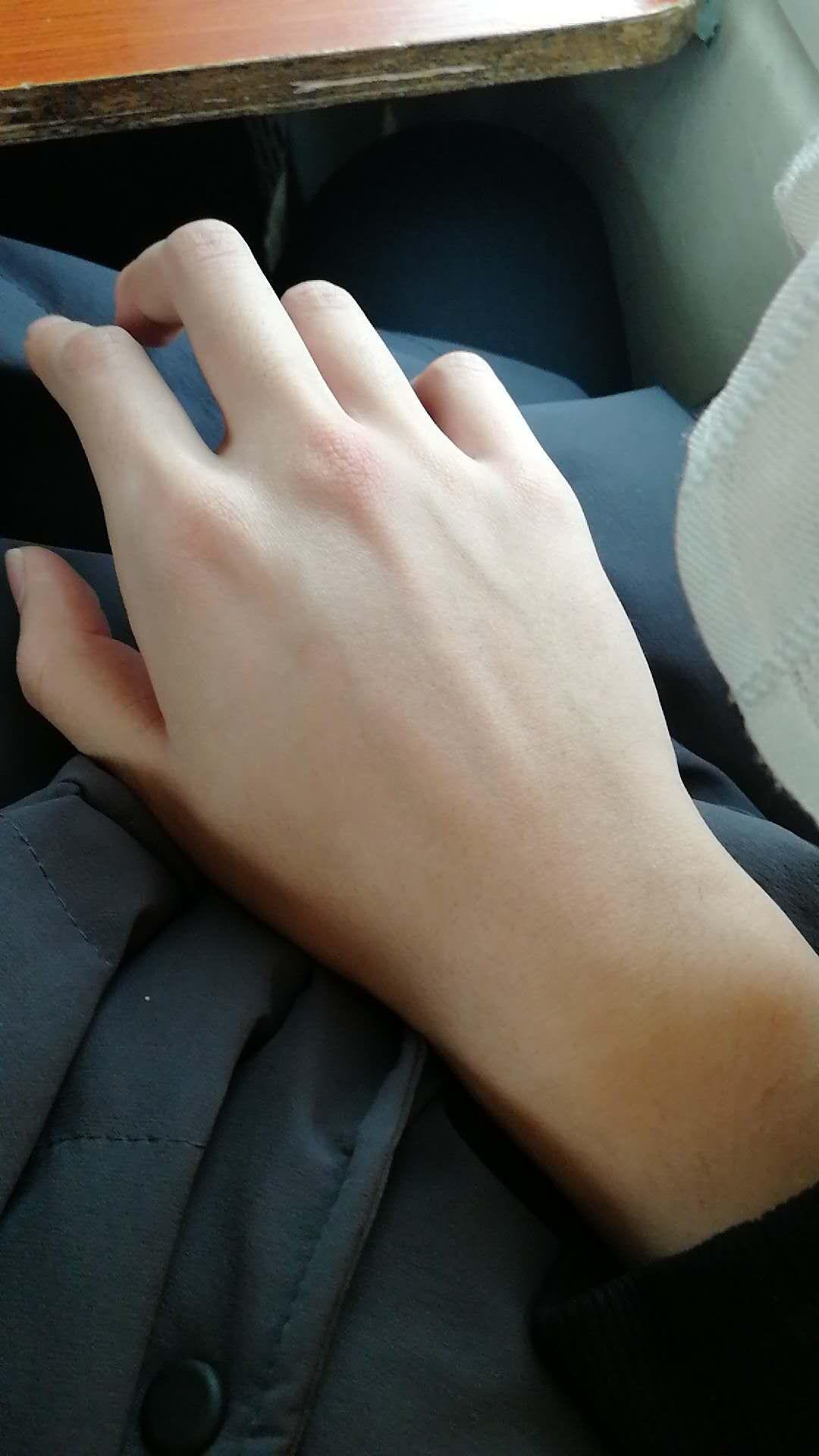 180 的男生的手都很好看吗? - 知乎