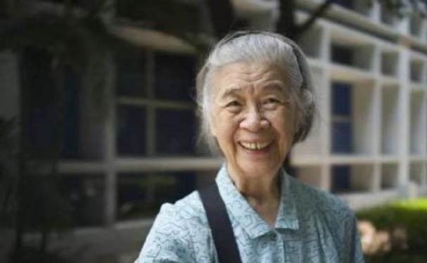 中国治疗颈椎病最好的医生龙层花