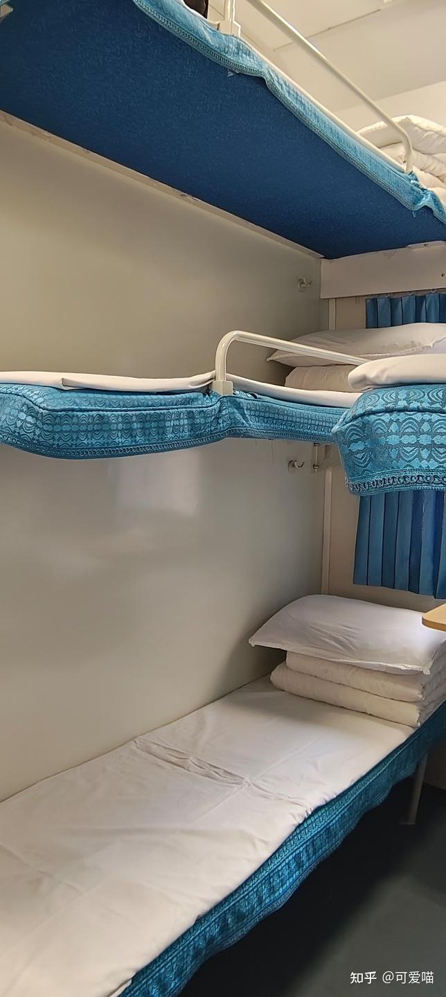 第一次做硬卧,绿皮火车硬卧上中下三铺哪个最好?
