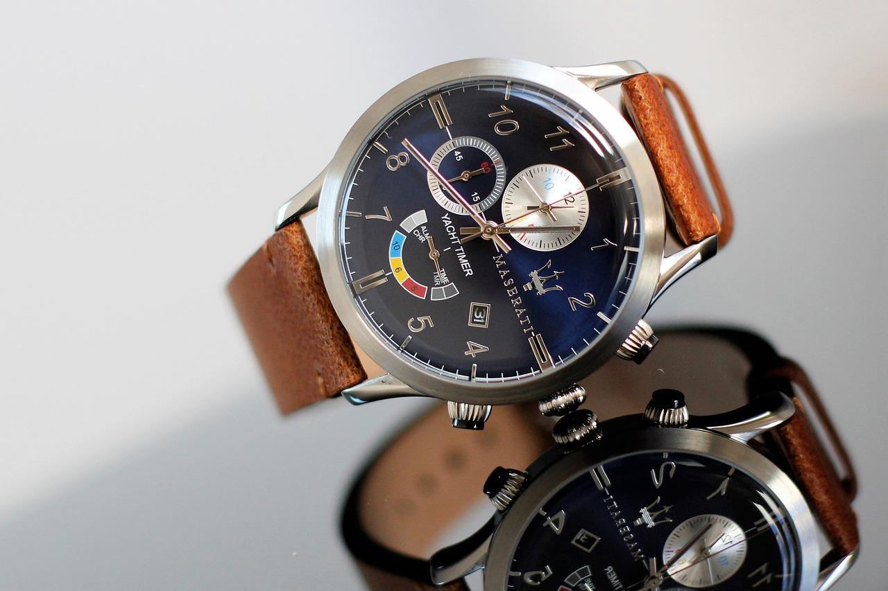 电子表怎么调整时间