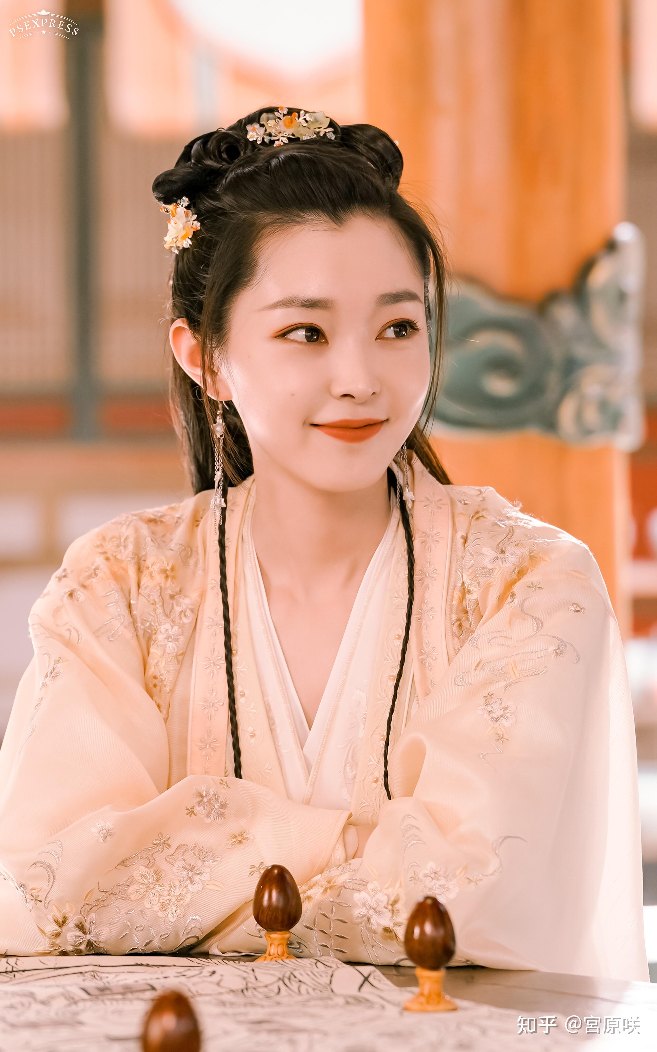 如何客观评价宋轶的颜值,她算几分美女? - 知乎