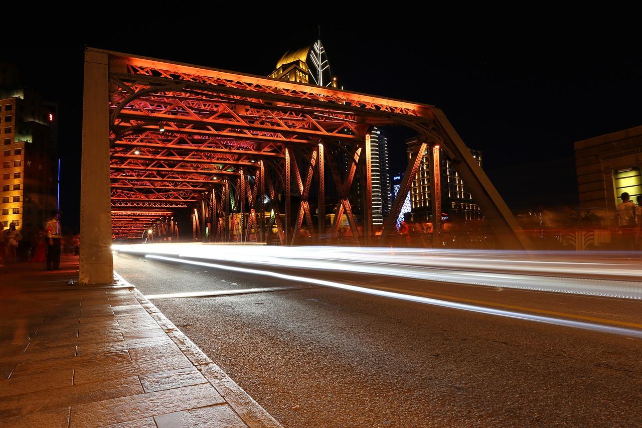 2. 稀缺地段优势