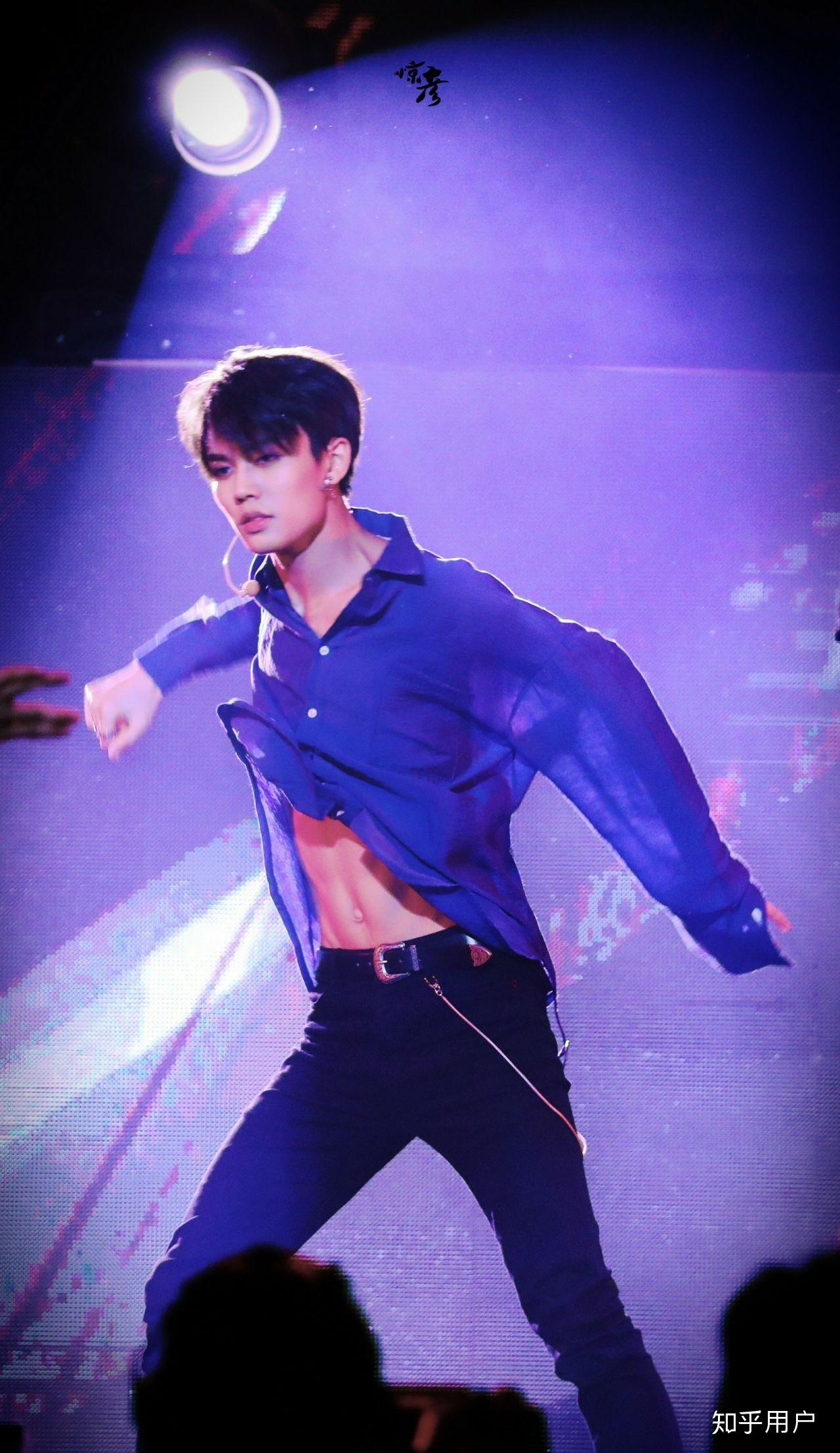 林彦俊的腹肌有多好看? - 知乎