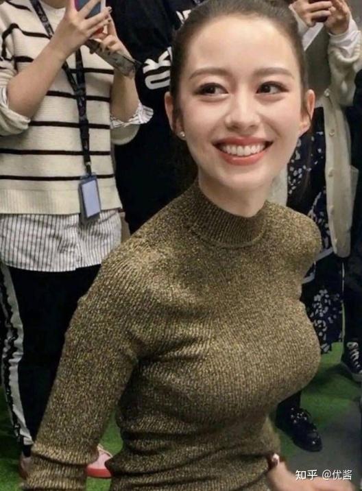 如何评价吉娜爱丽丝的身材? - 知乎