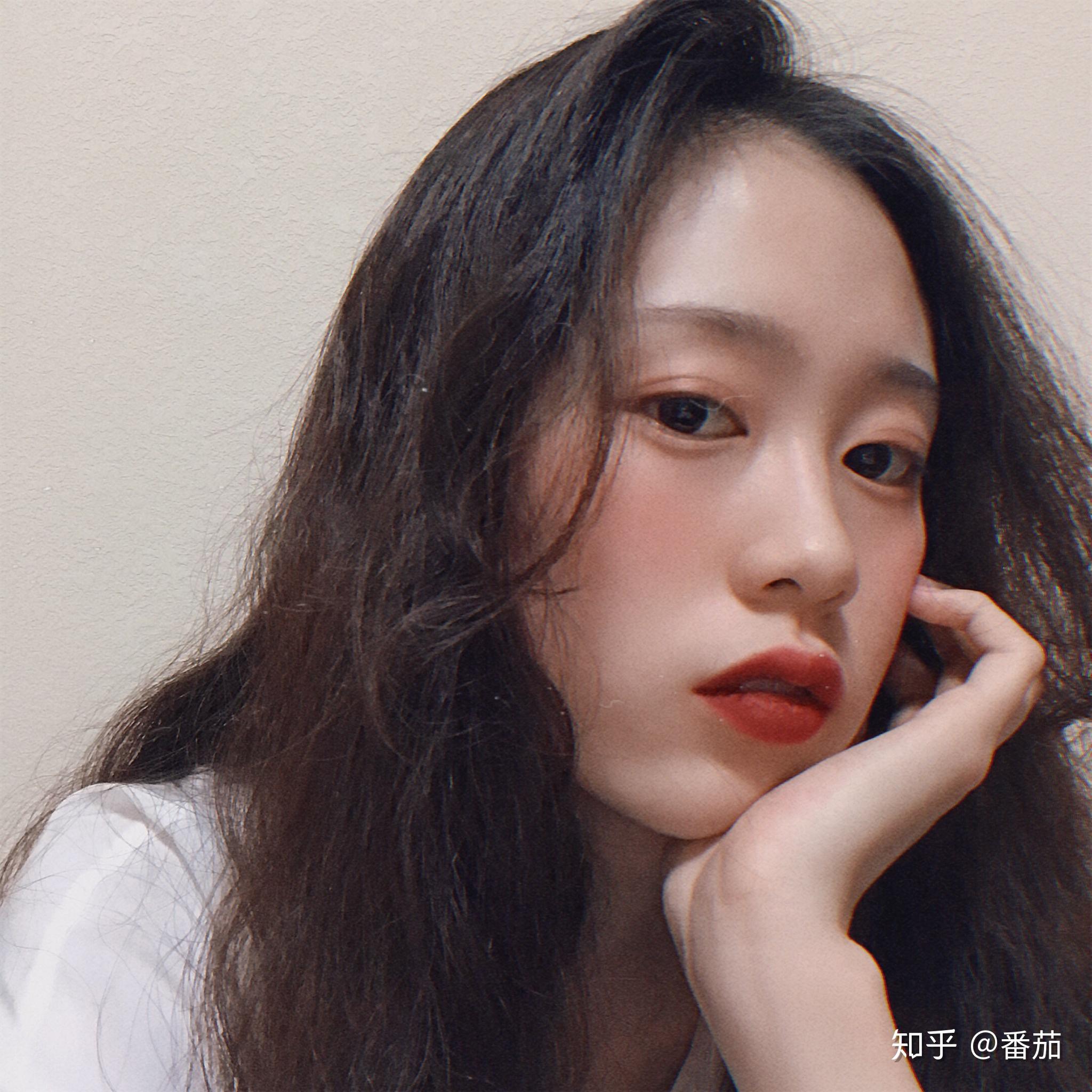 怎么看待发相机自拍原图的女生? - 知乎