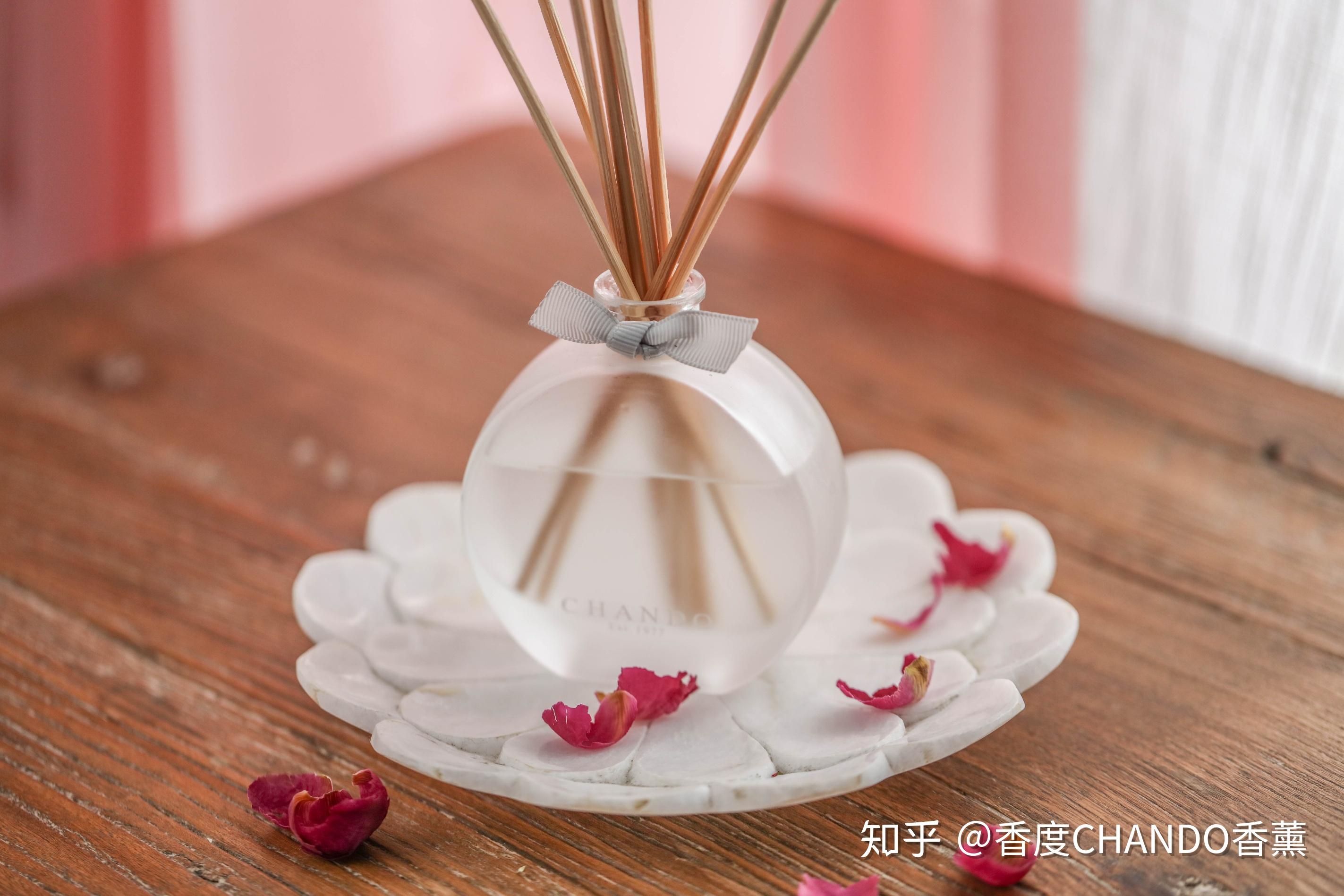 家里点什么味道的香熏有助于睡眠呢