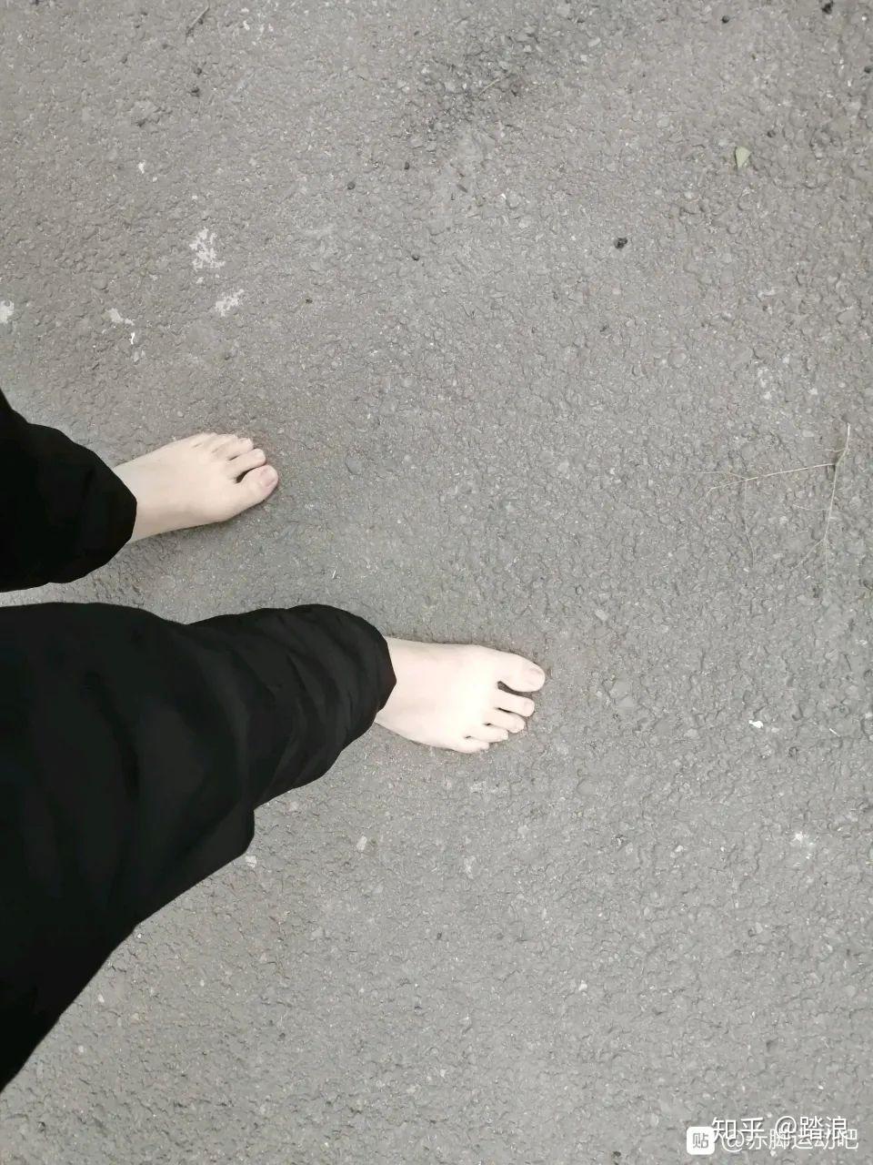 坚持长期赤脚脚会不臭了吗