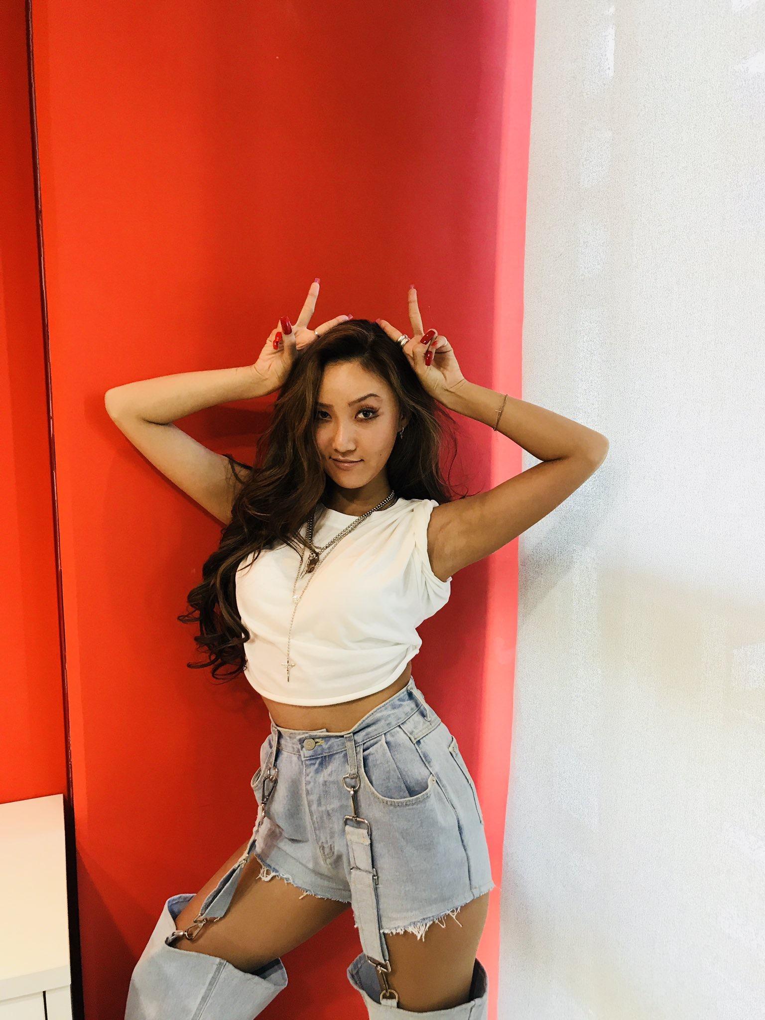 如何评价女团mamamoo成员华莎的身材? - 知乎