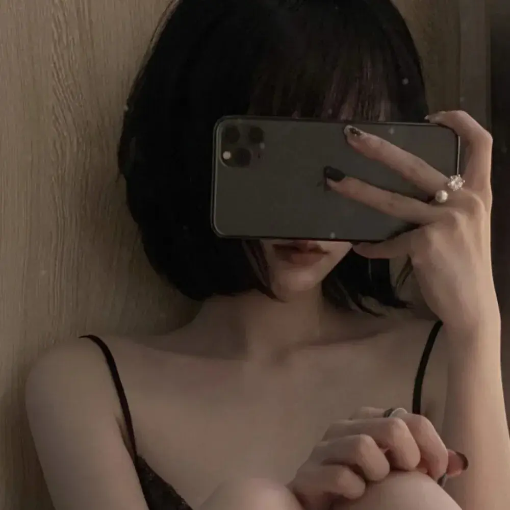 有什么好看,又比较低调的女生头像. - 知乎
