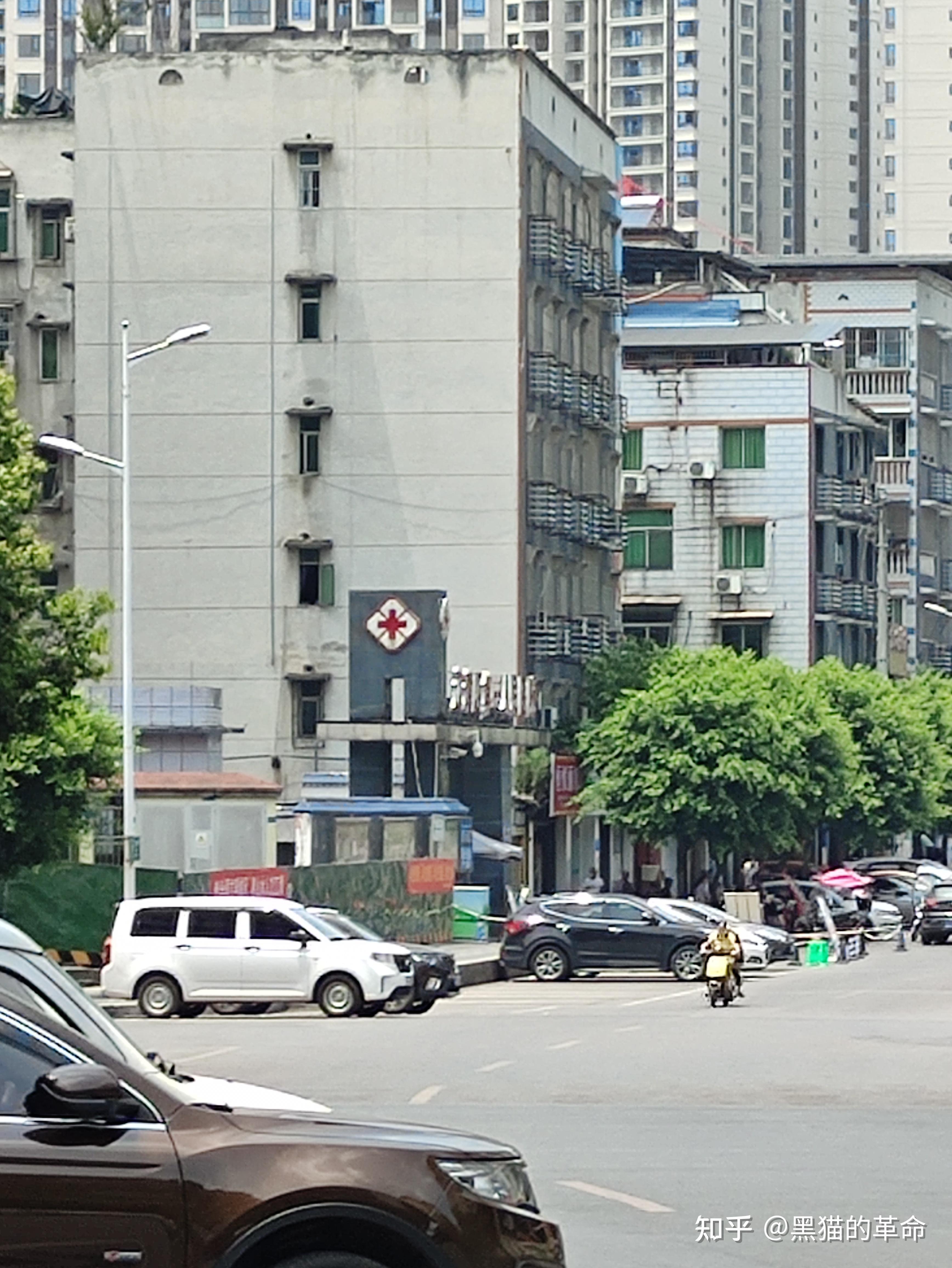 管制组织掉头双福所有高速公路和江津到双福的道路开始管制小区还没封