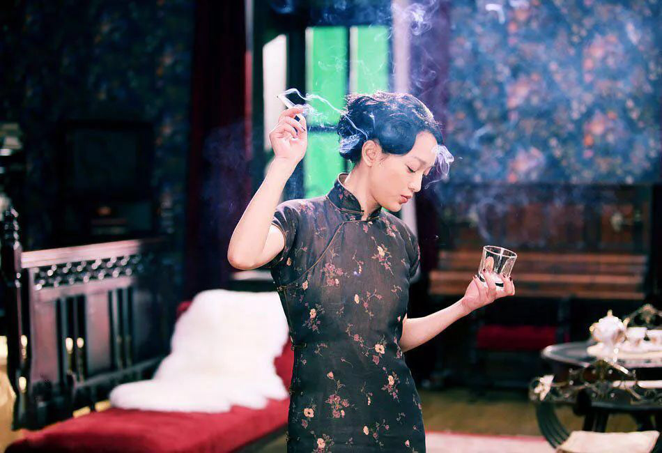 有没有周迅抽烟的头像啊? - 知乎