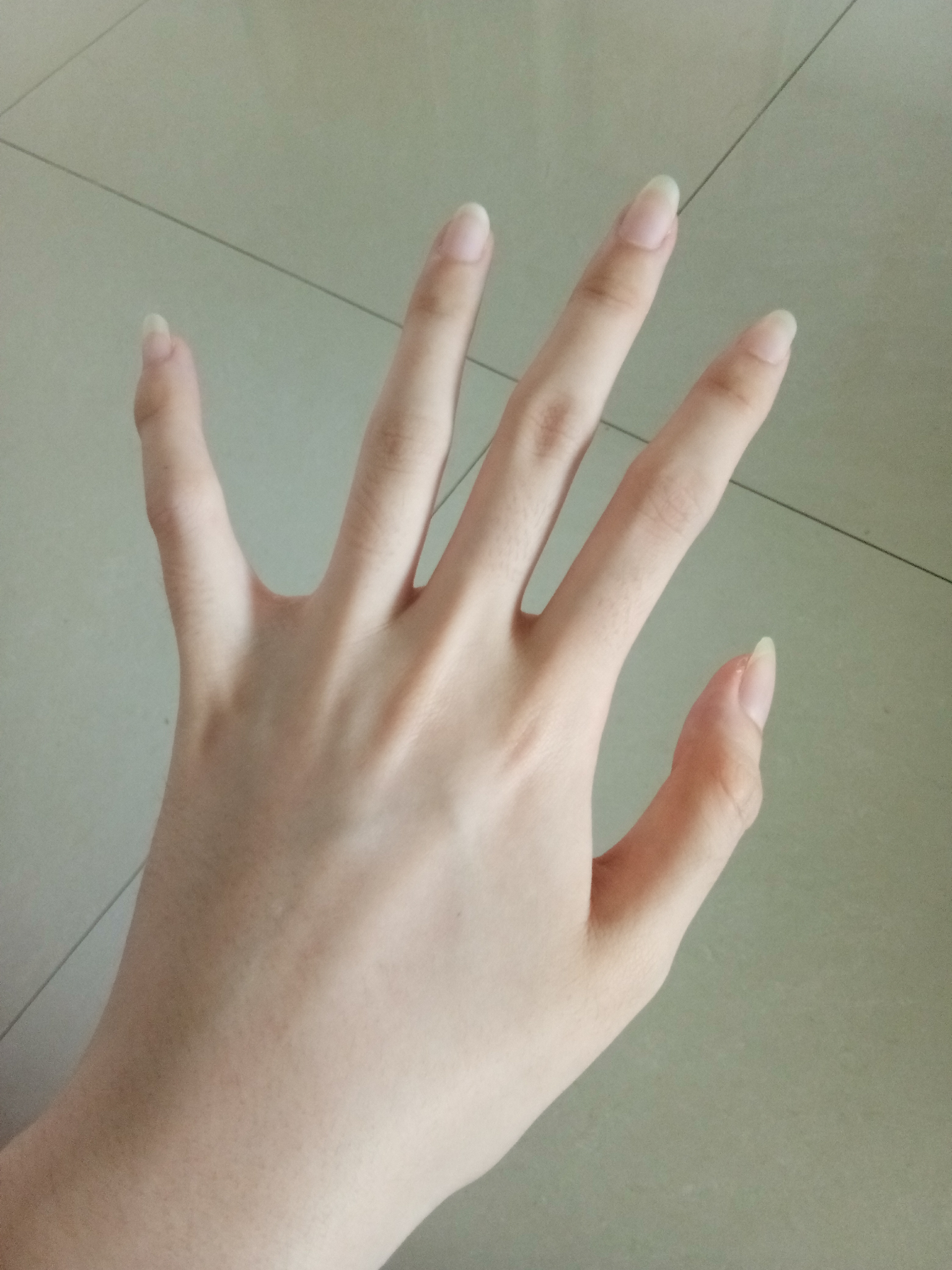 男生手比女生手小会对女方造成什么样的感觉? - 知乎