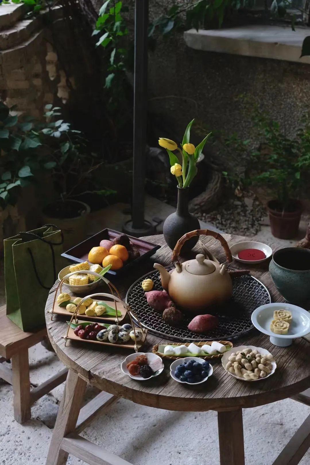 「围炉煮茶」成为今年茶饮新方式,社交平台相关话题阅读量超 4000 万