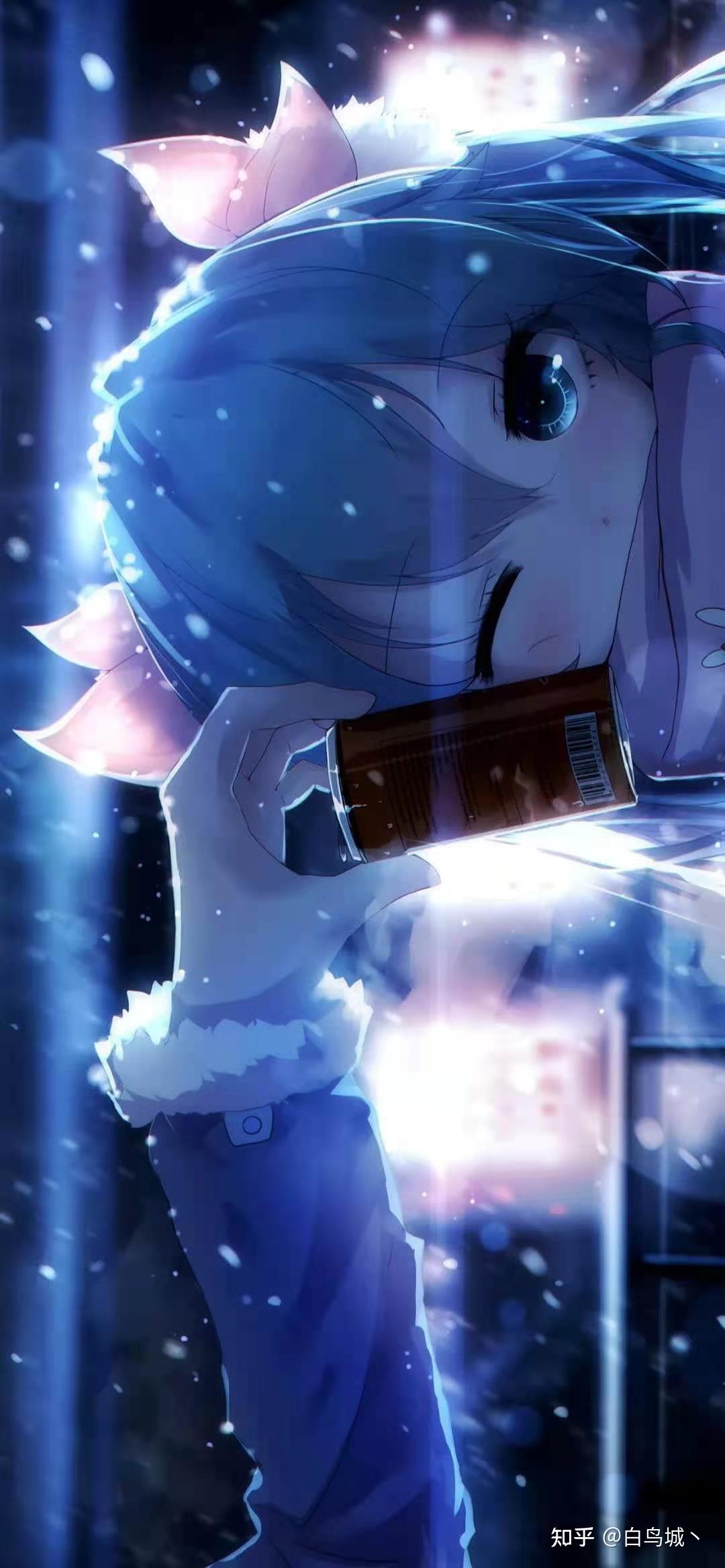 wallpaper里面有一个蓝色背景的卡通女角色,一个饮料靠在头上,背景