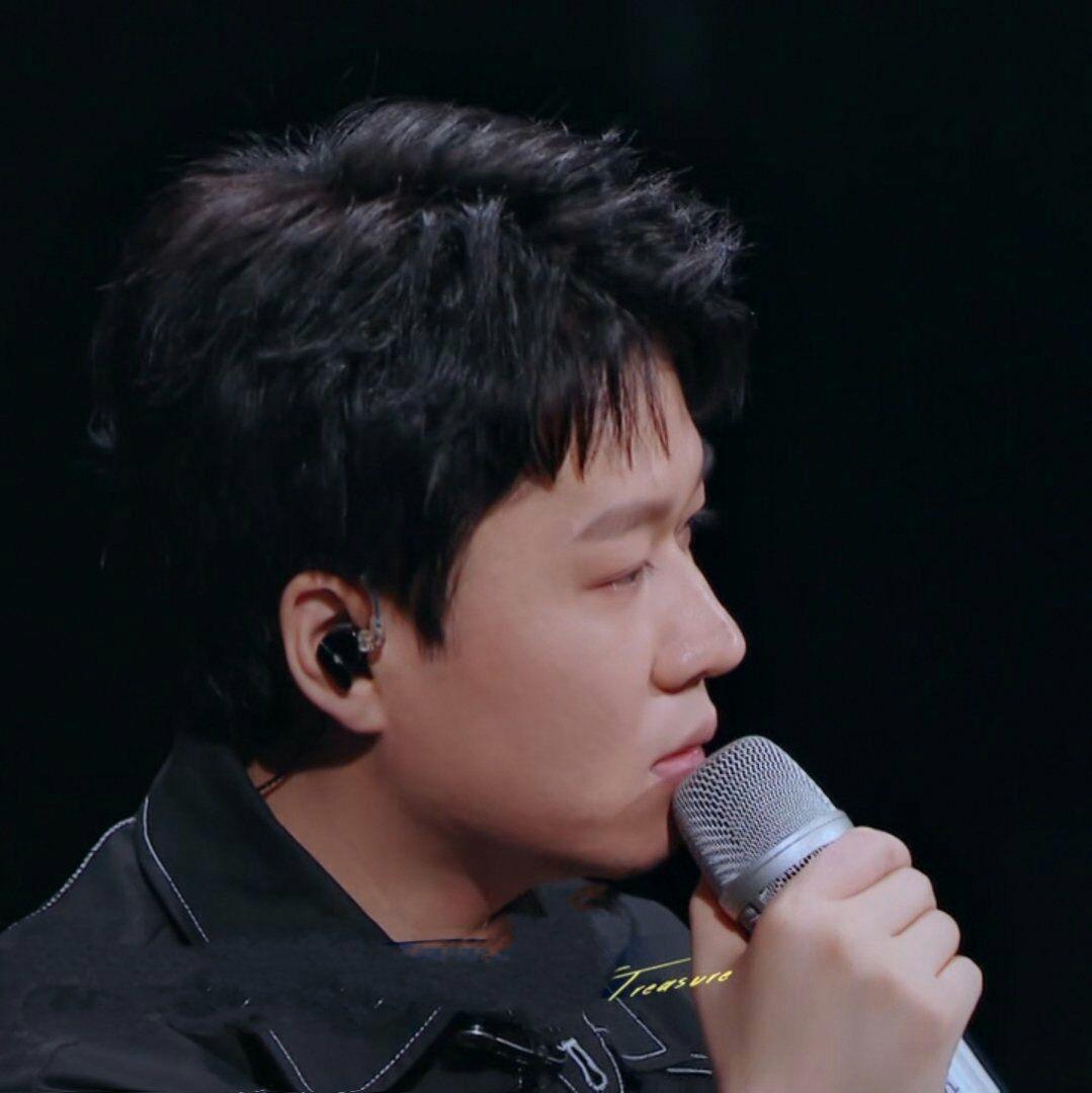 最近刚喜欢上冰老师有没有类似这种关于icepaper的表情包啊