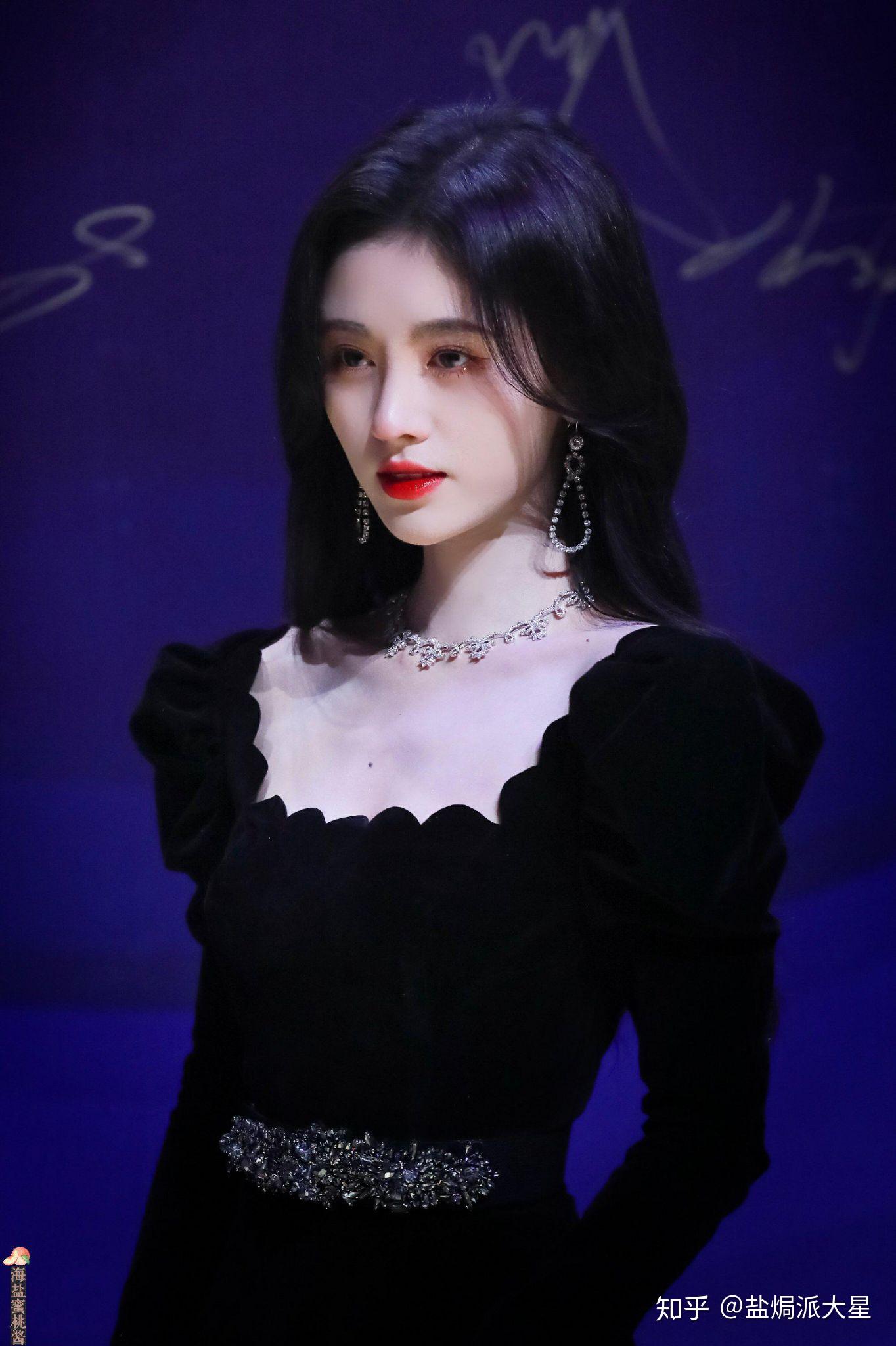 鞠婧祎有哪些出圈神图