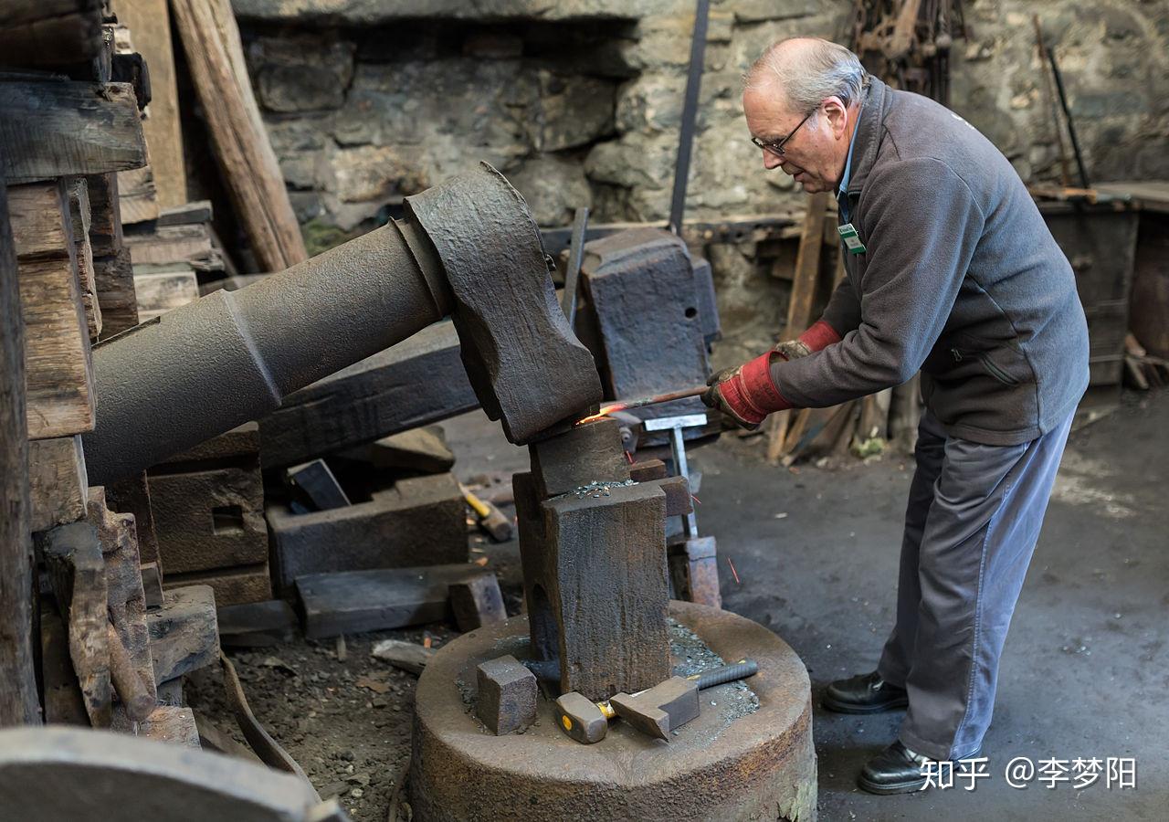 中国汉代发明的水碓和十一世纪欧洲水力锻锤既然设计原理一样 为什么