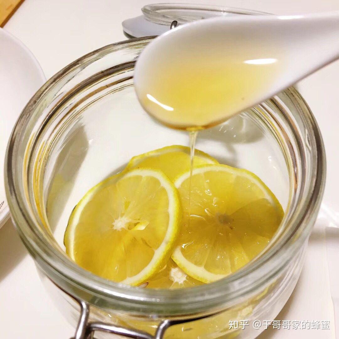 柠檬蜂蜜水的正确做法（每天一杯酸甜可口美容养颜） – 碳资讯