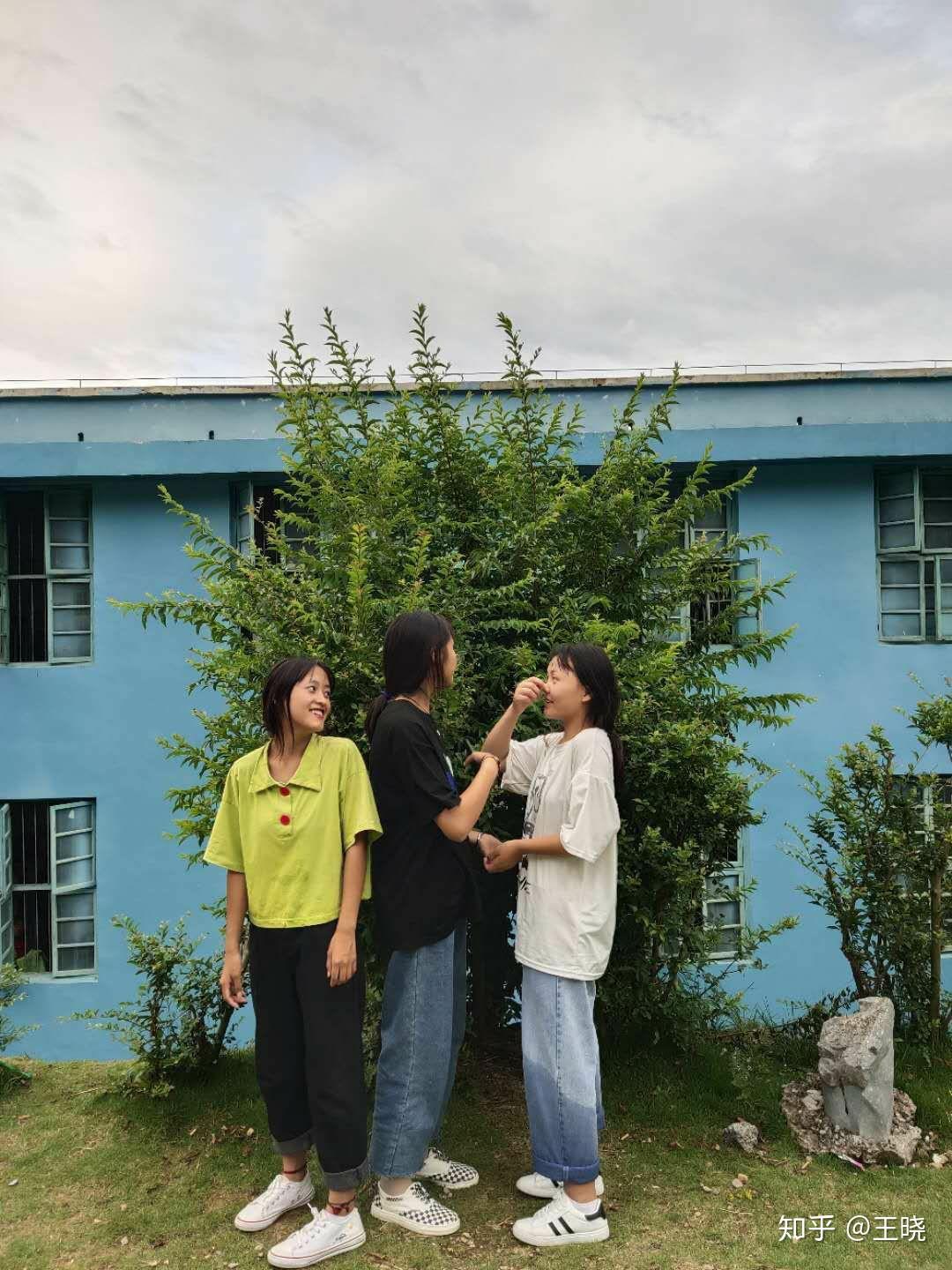 有没有人能发一张身高160和身高175的对比图呀?