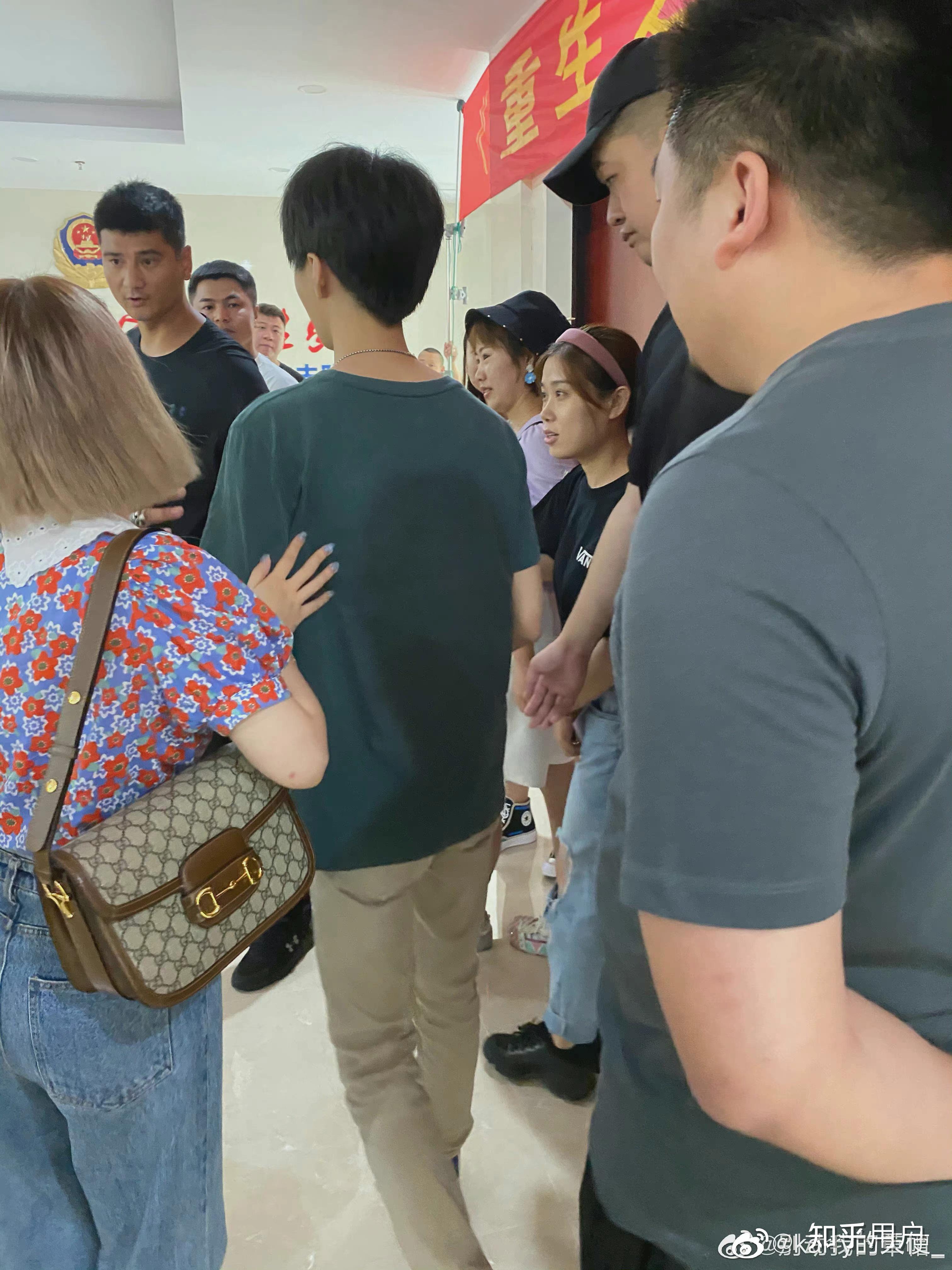 如果王俊凯和他的经纪人杨柳谈恋爱了你会祝福吗? - 知乎