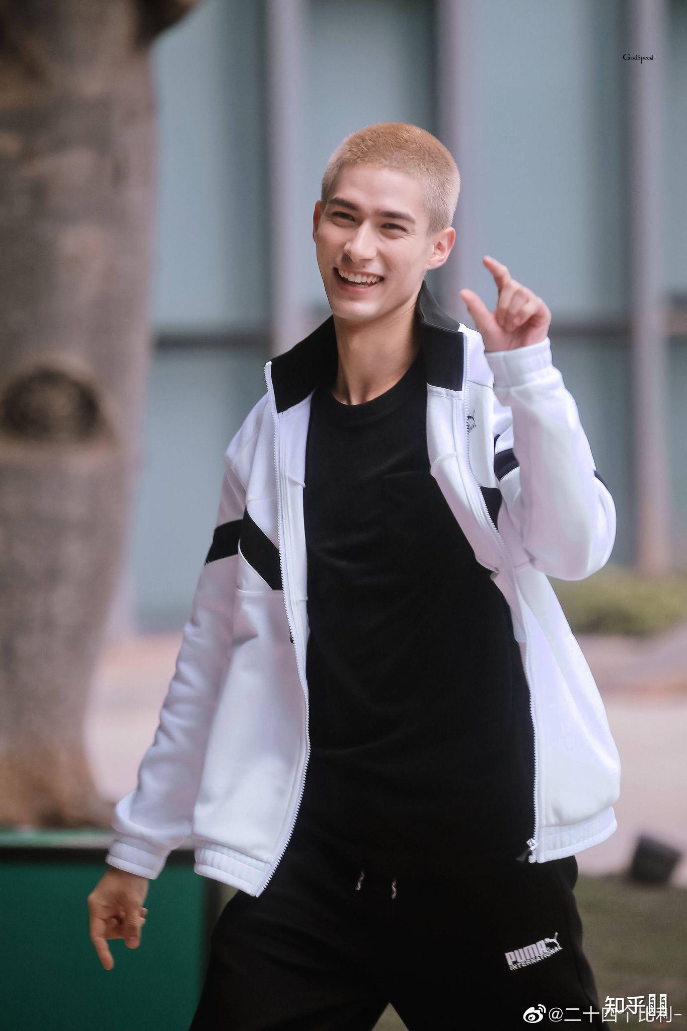 如何评价创造营2021的米卡