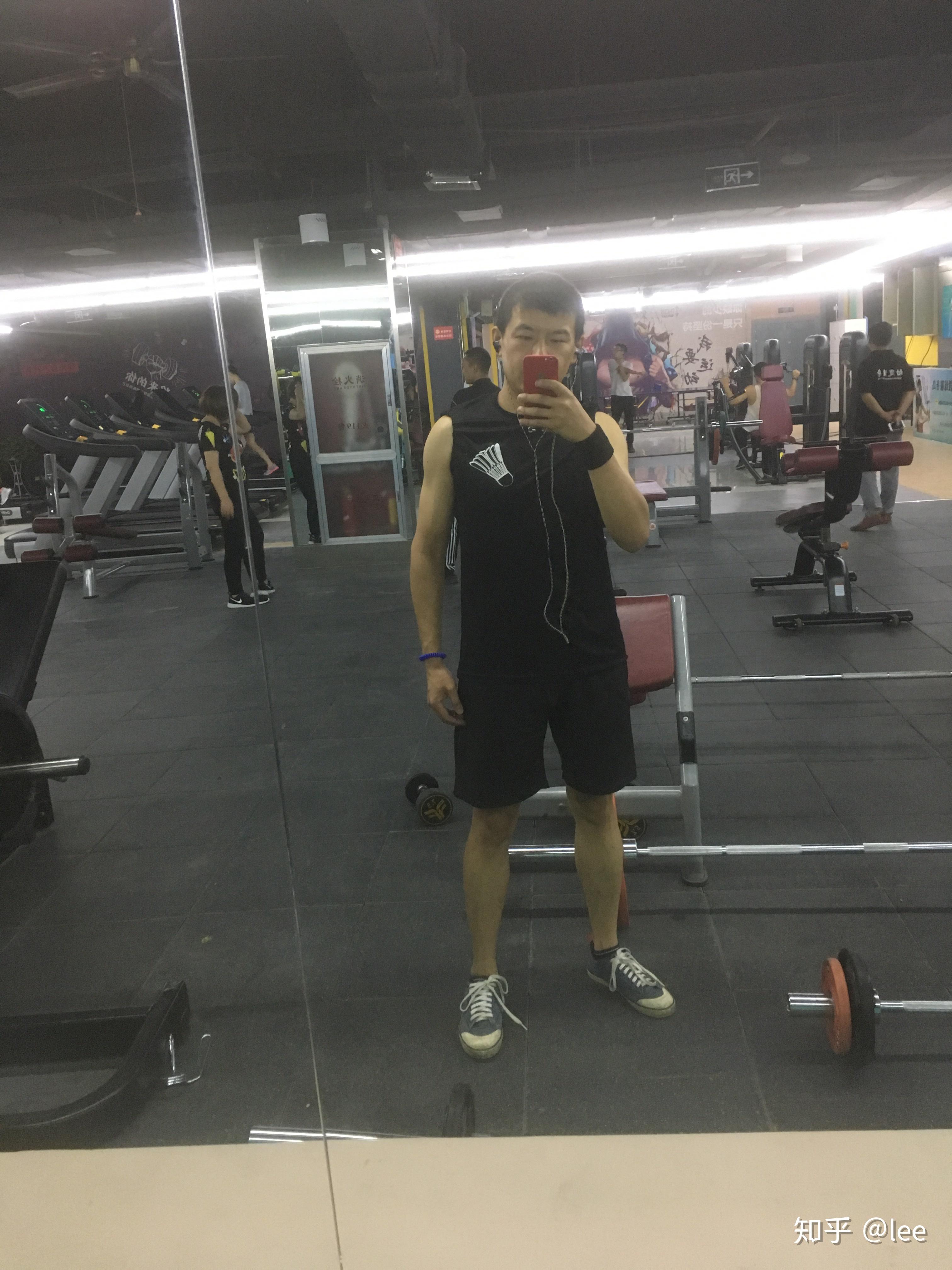 身高185体重80公斤但是有小肚子怎样锻炼会看起来不那么胖