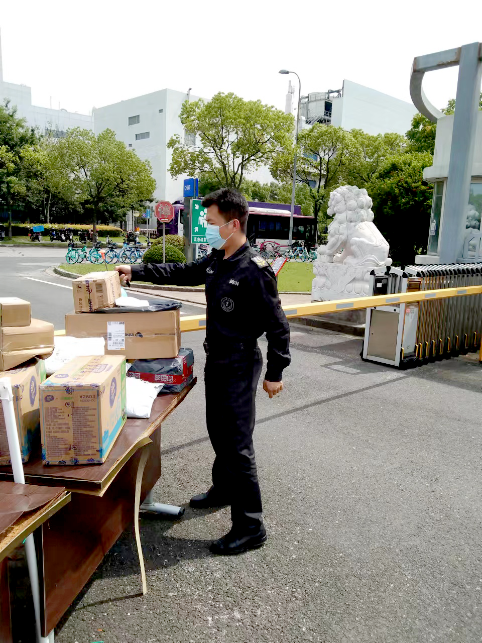 03快递包裹消毒工作