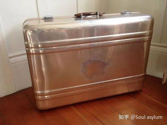 影视/小说中经常登场的"核按钮","核弹手提箱"现实存在吗? - 知乎