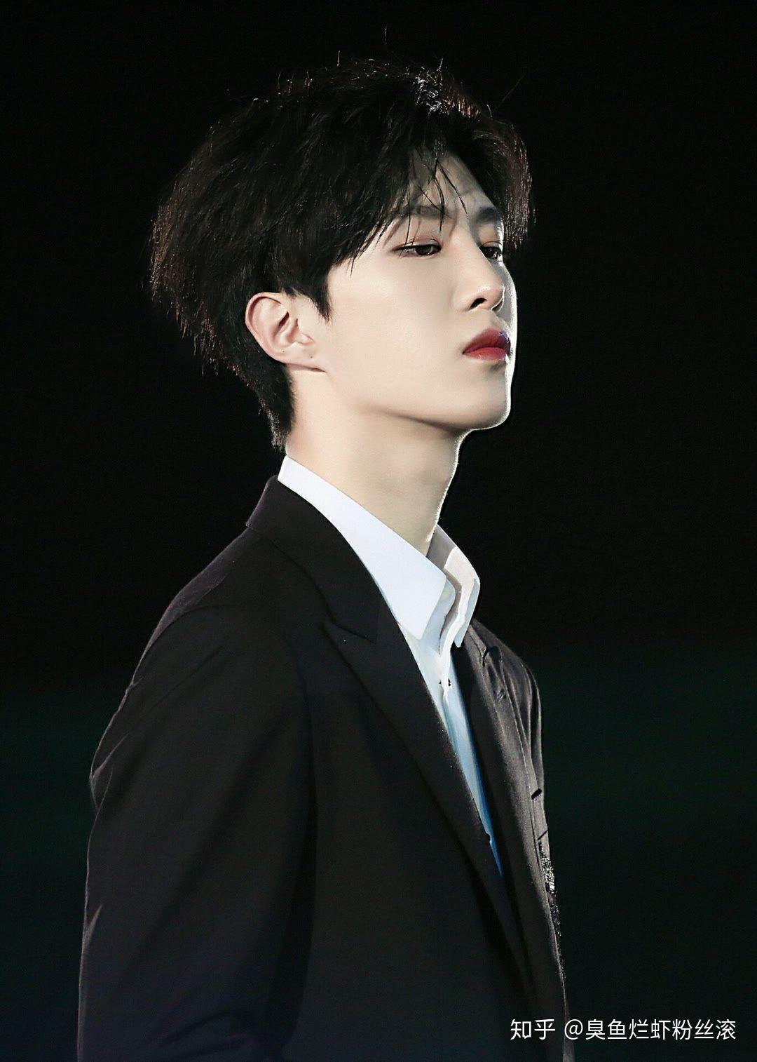 范丞丞有没有惊为天人的帅气壁纸和出圈神图? - 知乎