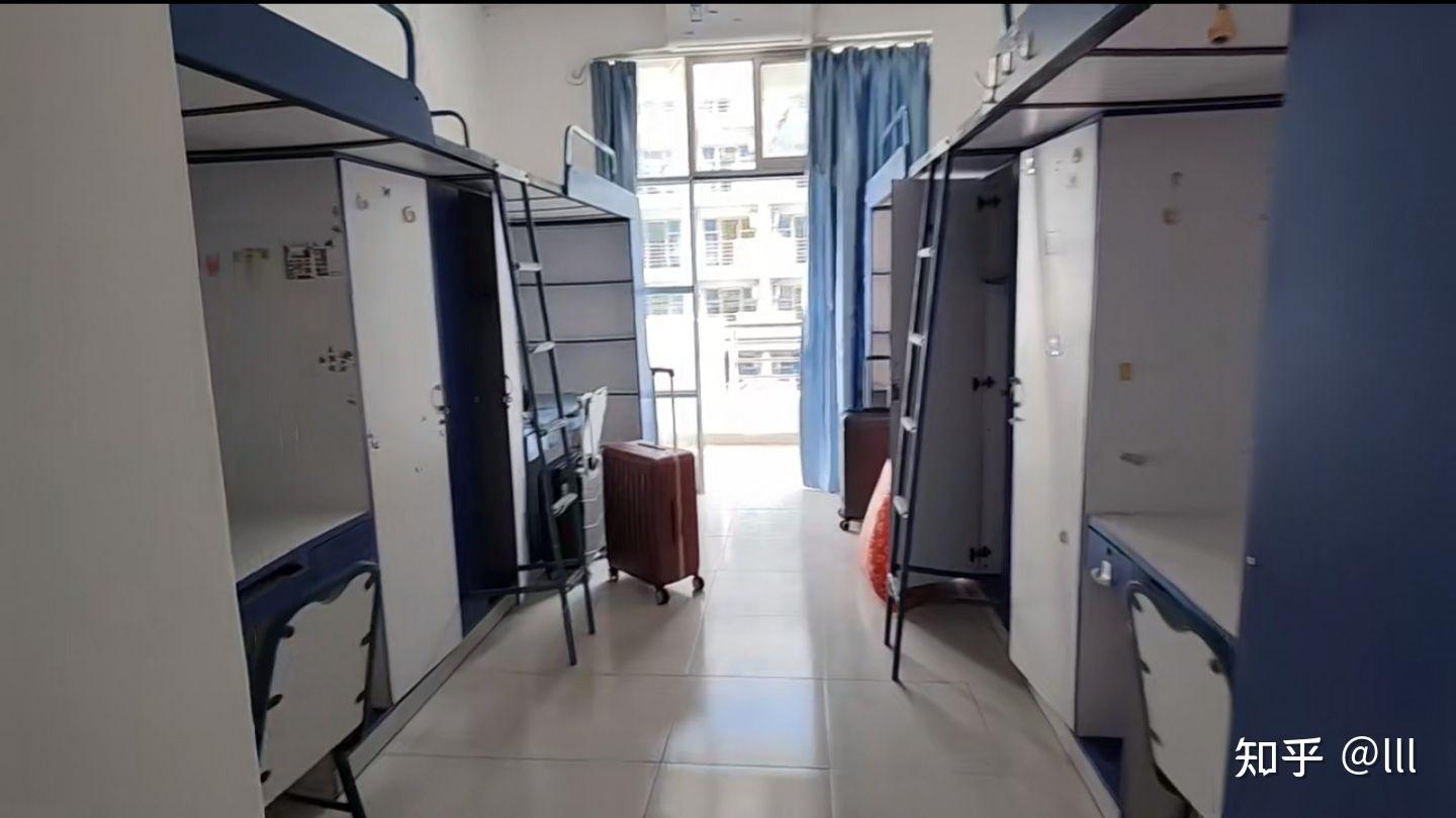 求暨南大学珠海校区宿舍和校园图片?