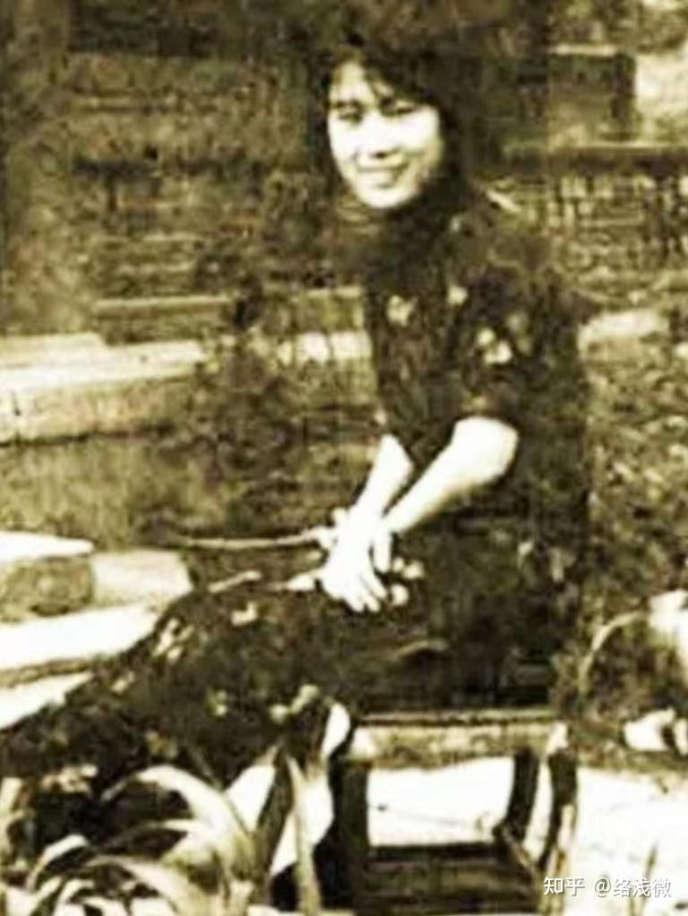 女作家沉樱:面对丈夫背叛,带着三个孩子远走他乡,此生不复相见 - 知乎