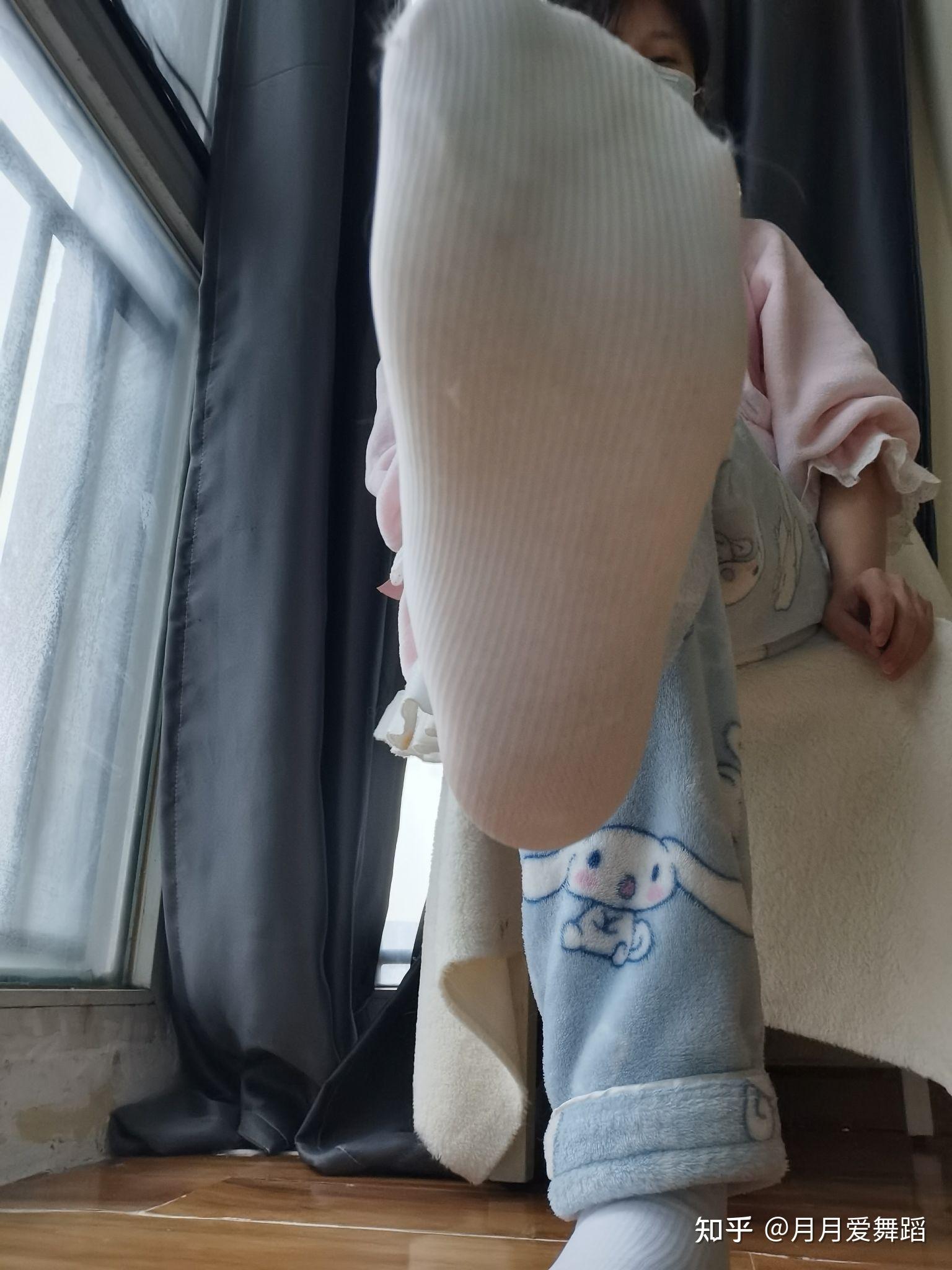 女孩子的脚底有多美? - 知乎