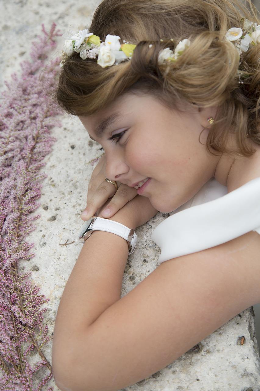 2. 年满贷款条件