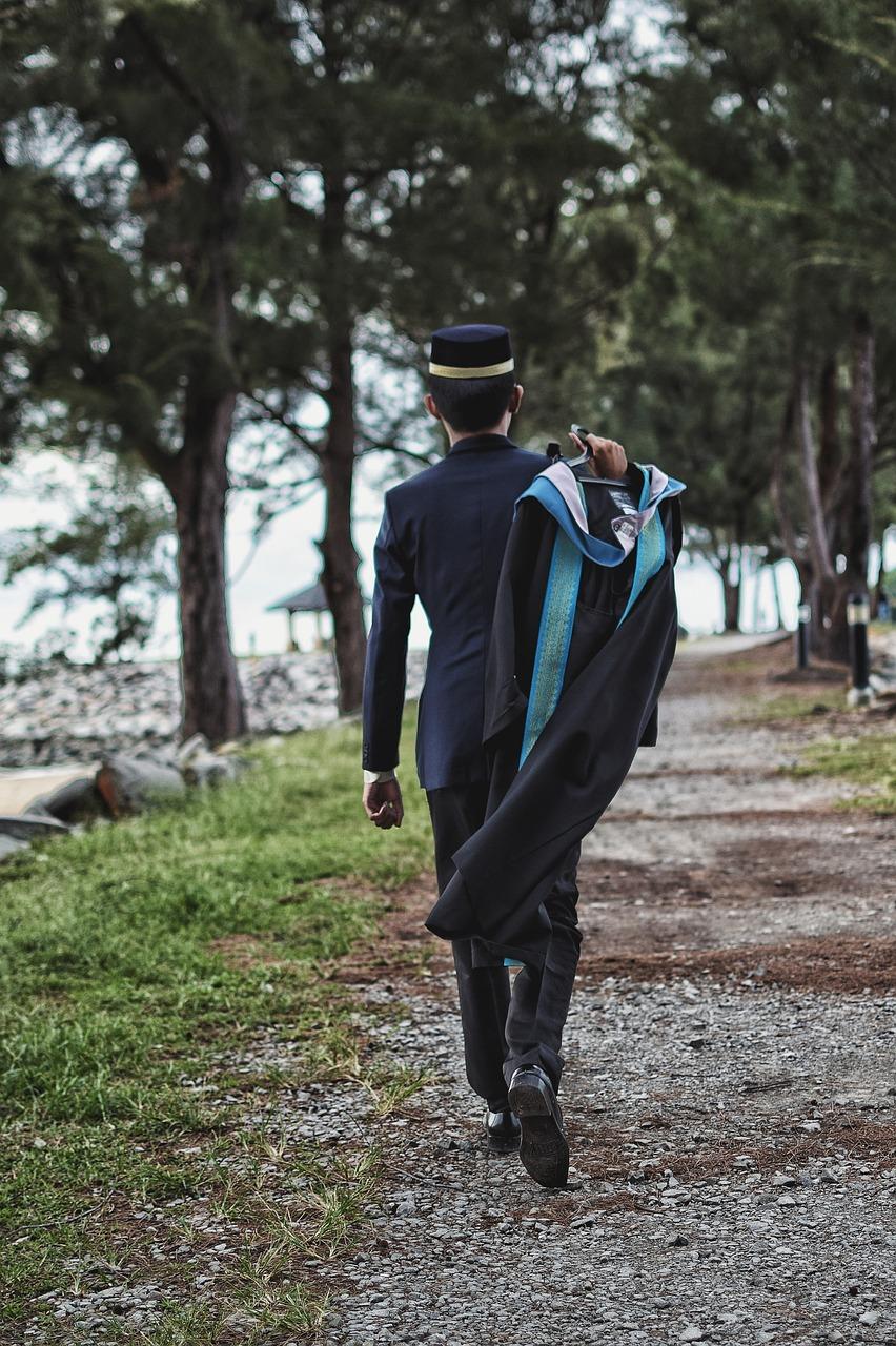 广州哪里买房带学位