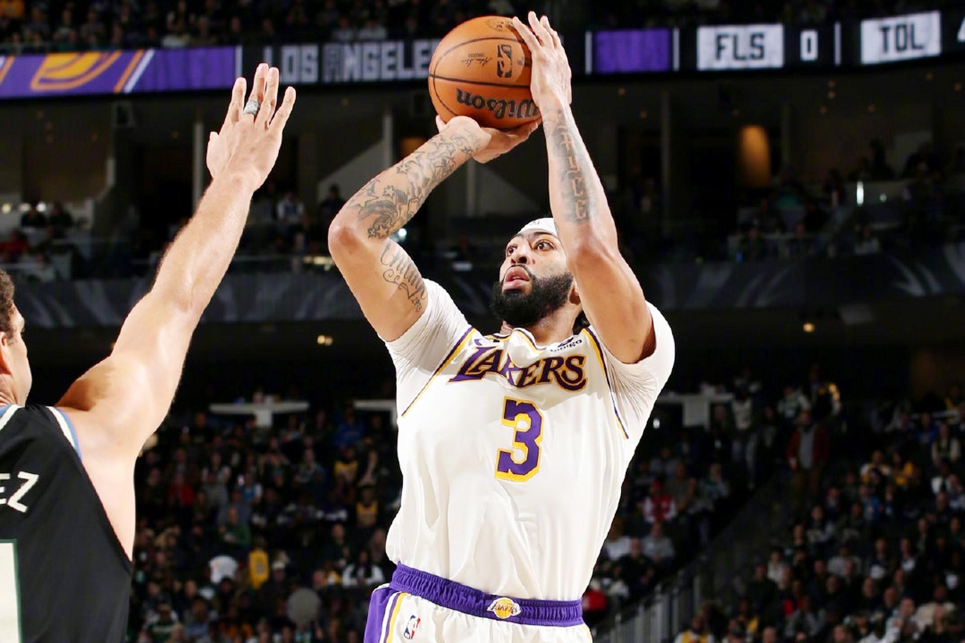 nba 球星伦纳德的扣篮水平如何? - 知乎