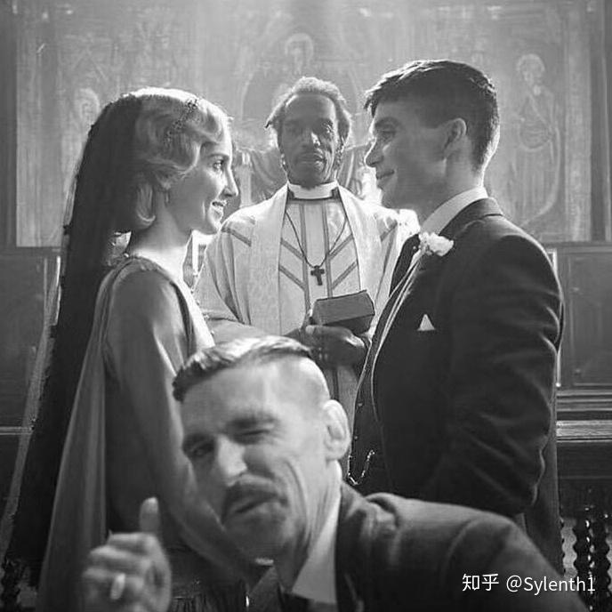 谁有浴血黑帮里汤米与格蕾丝与神父和亚瑟的那一张合照
