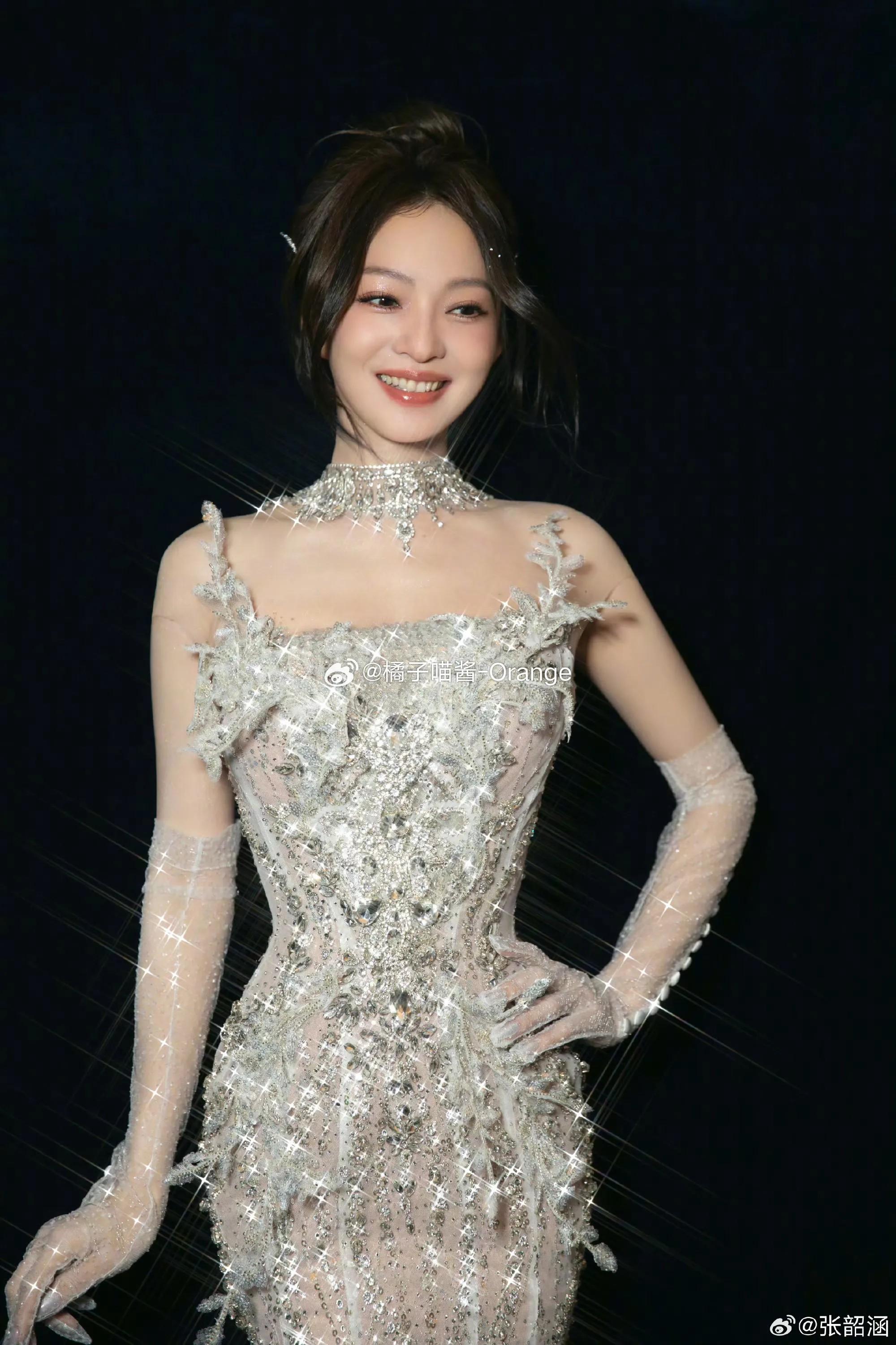 华语乐坛中你认为最漂亮的女歌手都有谁