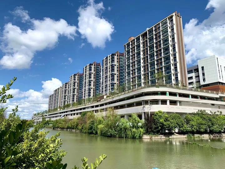 天降遗珠，大虹桥板块售罄楼盘「万科天空之城」单价不到6万开拍 - 知乎