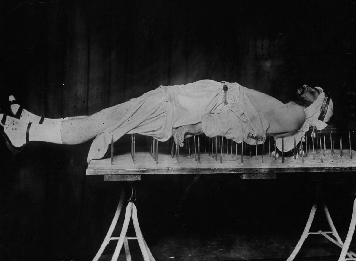 滚钉床是不是酷刑