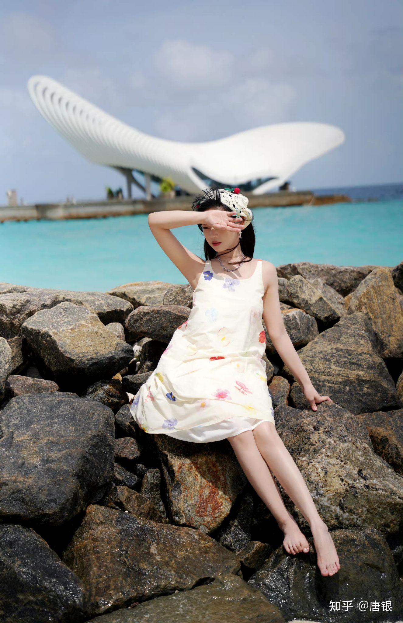 为什么从来没见过黄霄云在公开场合穿露脚的鞋子? - 知乎