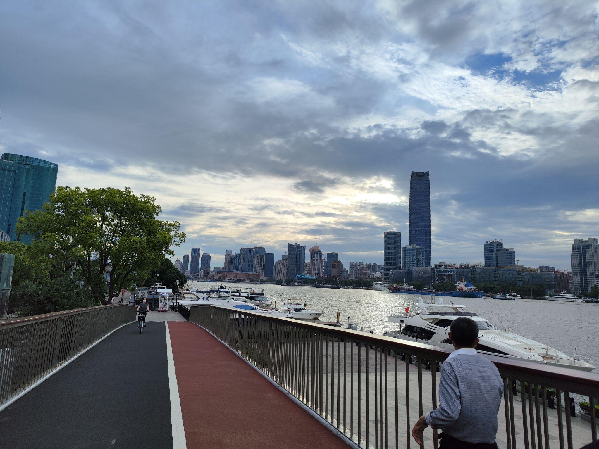 上海东岸滨江绿道,自行车限速 15km/h,配有雷达测速,如何看待此规定?