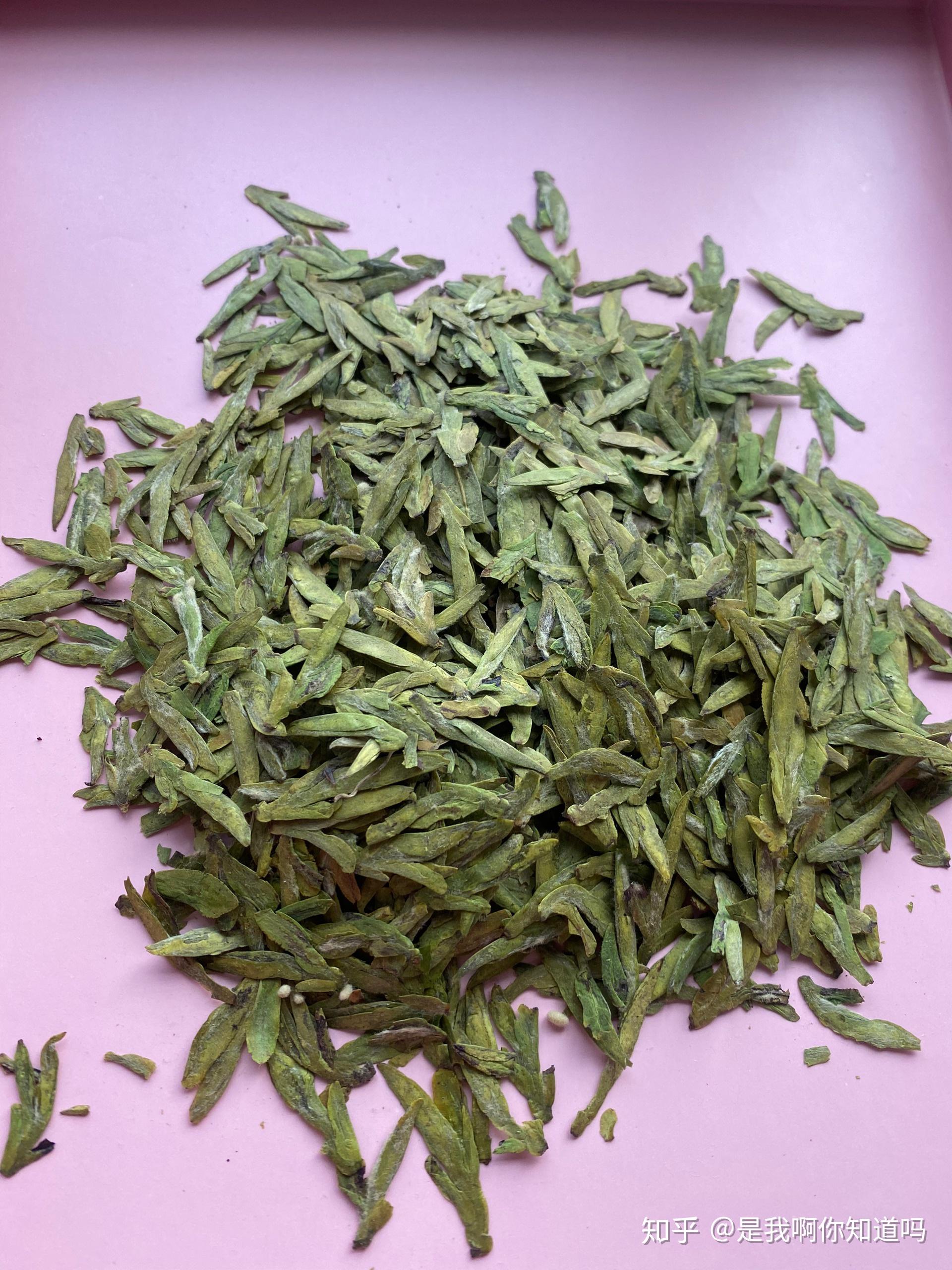 新昌大佛明前龍井茶葉裡很多毛絨球是茶毫的話感覺有