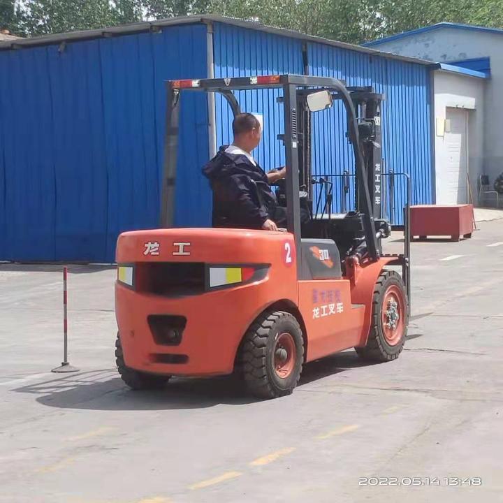 济南考叉车证去哪报名考试快实操训练多咨询小颜老师