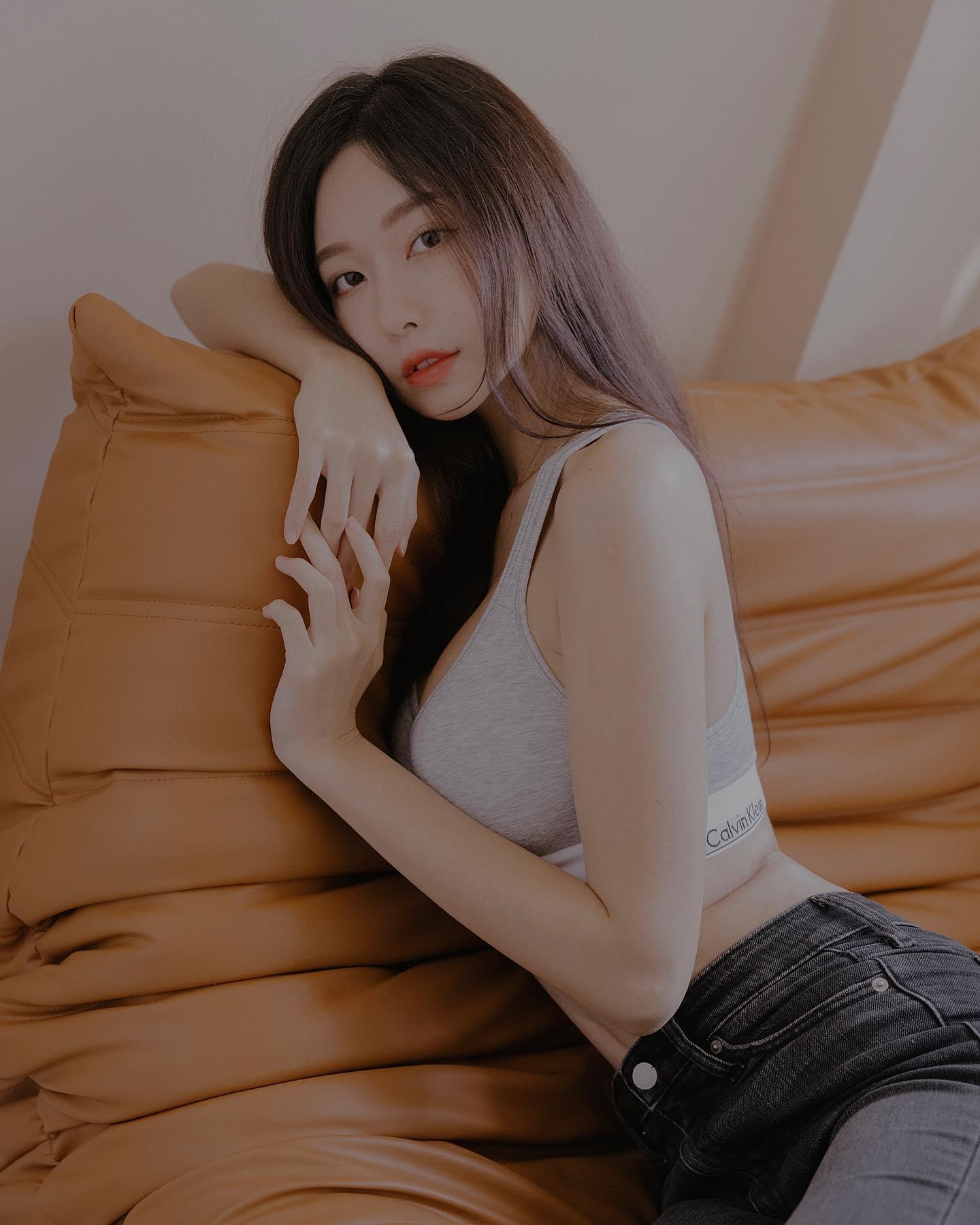 推特上有哪些值得关注的美女? - 知乎